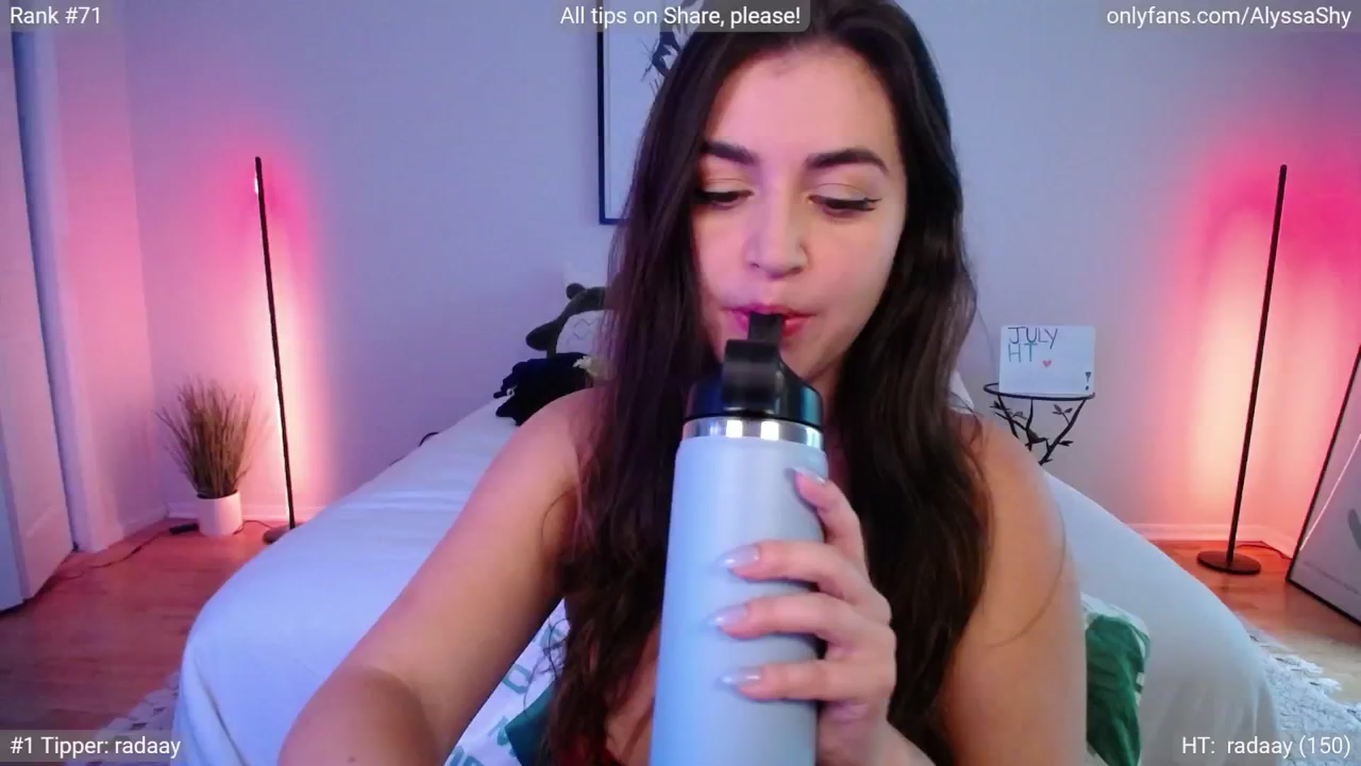 Gallery image thumbnail from AlyssaShy's myfreecams stream on, 08/08/2024, 17:20 image 7 of 20
