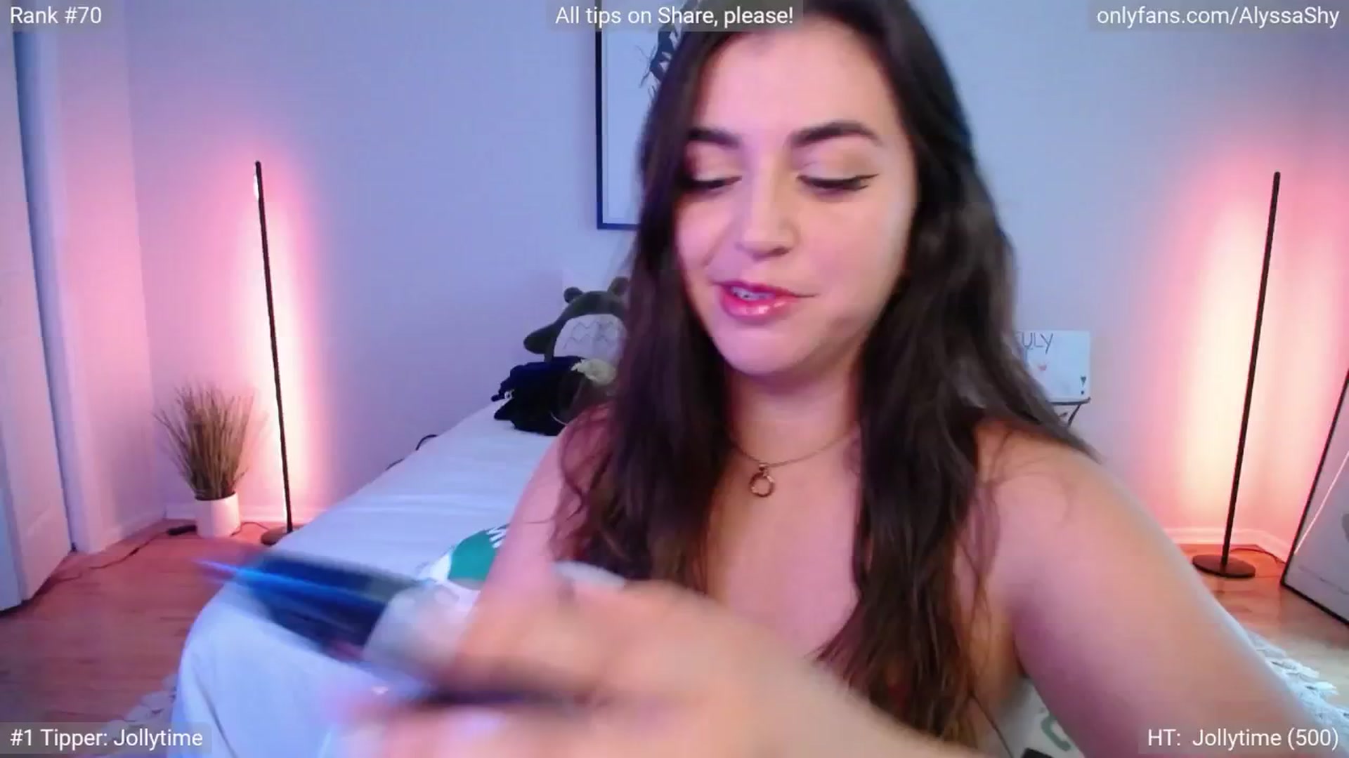 Gallery image thumbnail from AlyssaShy's myfreecams stream on, 08/08/2024, 17:20 image 20 of 20