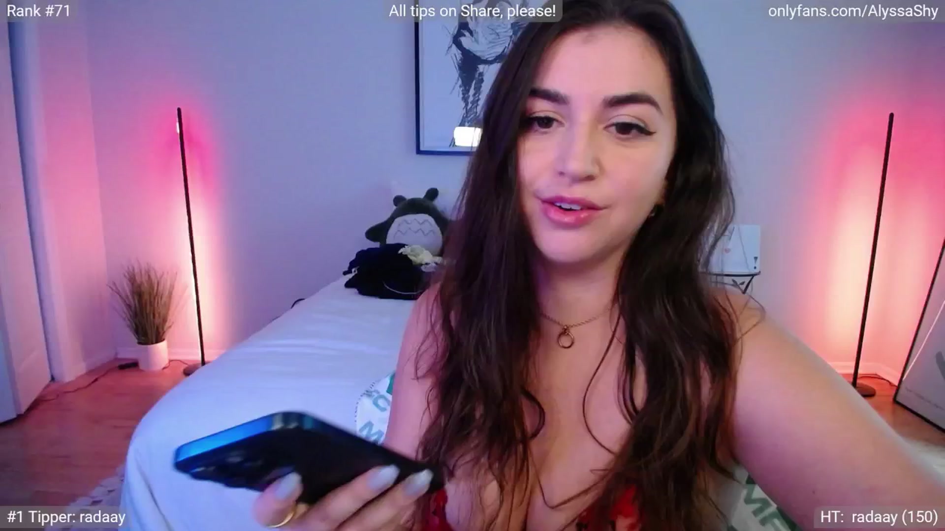 Gallery image thumbnail from AlyssaShy's myfreecams stream on, 08/08/2024, 17:20 image 5 of 20