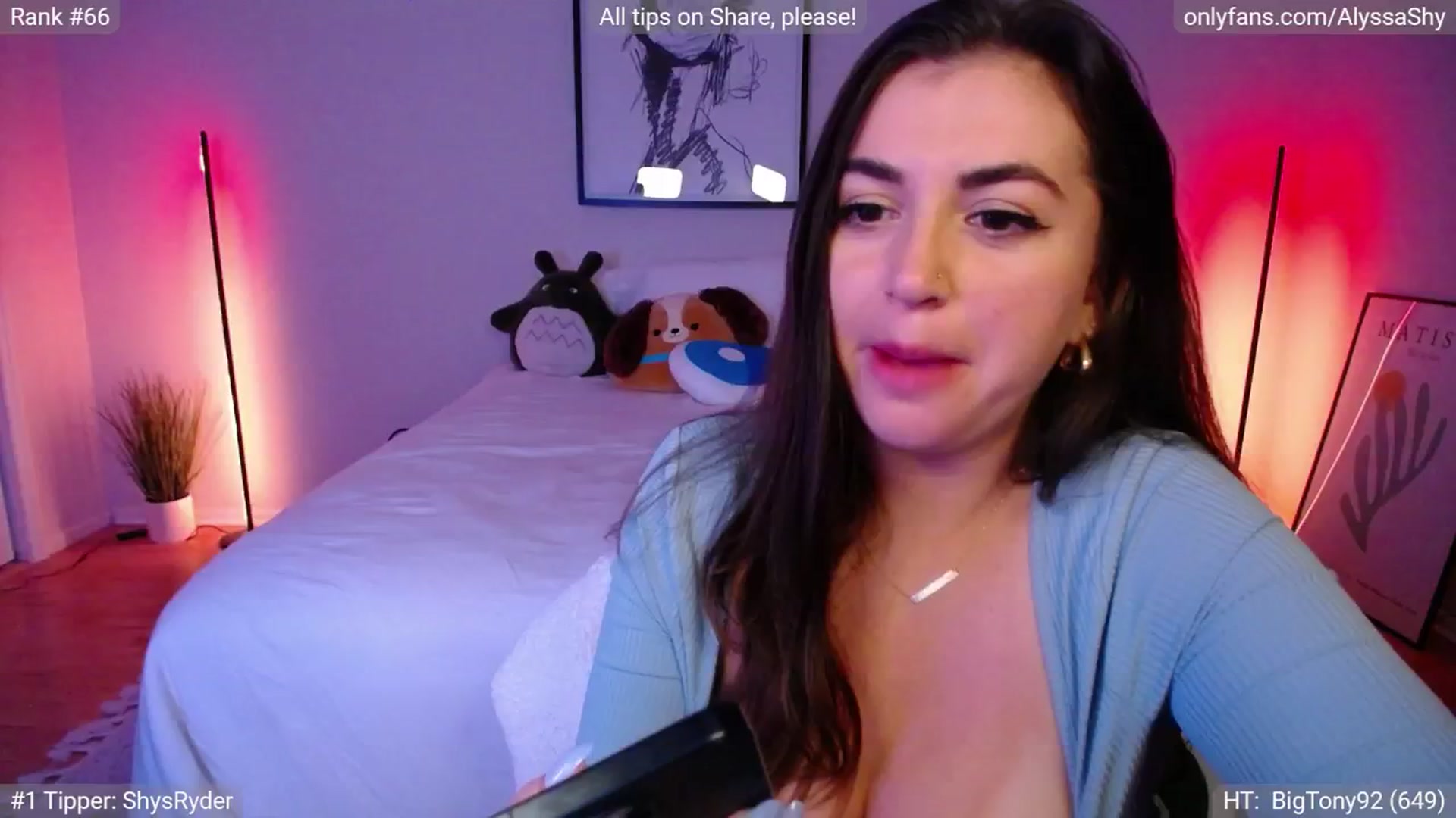 Gallery image thumbnail from AlyssaShy's myfreecams stream on, 08/19/2024, 05:16 image 17 of 20