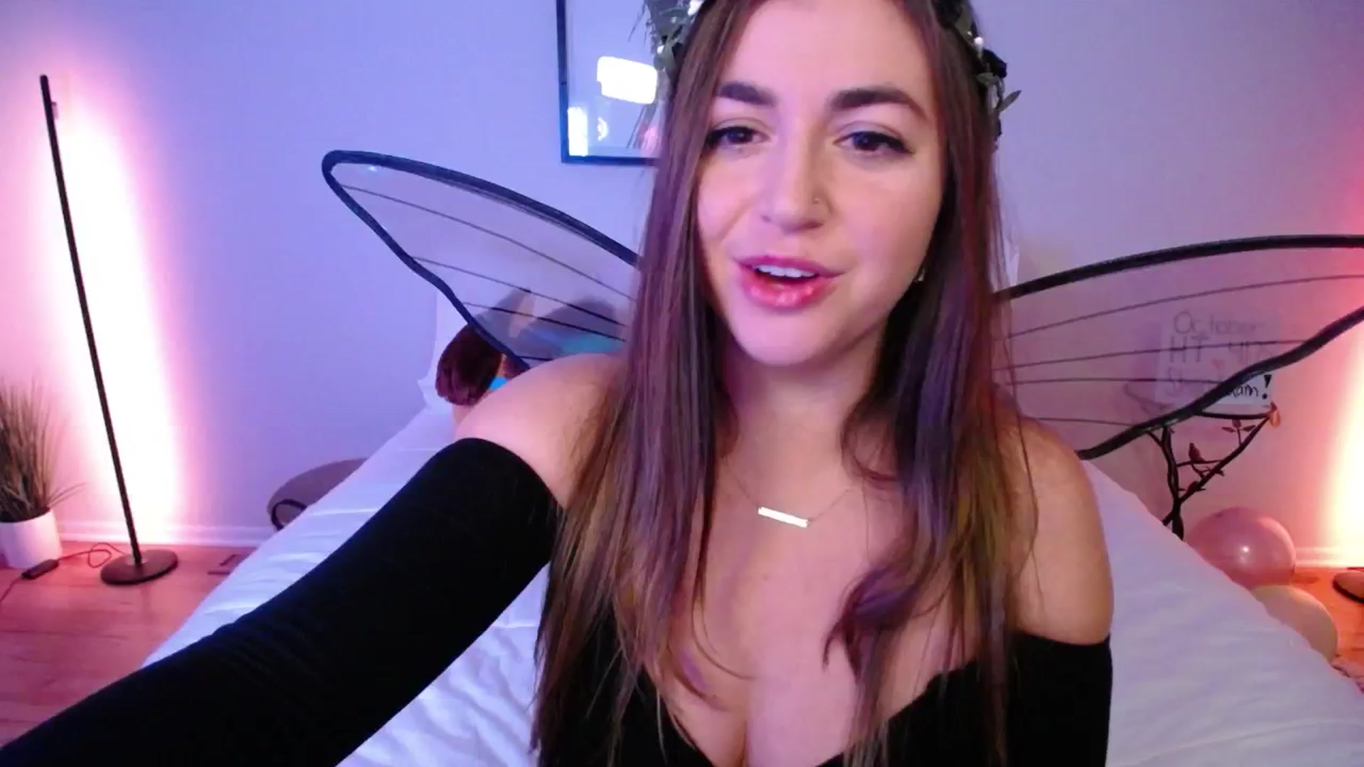 Gallery image thumbnail from AlyssaShy's myfreecams stream on, 10/13/2024, 04:17 image 4 of 20