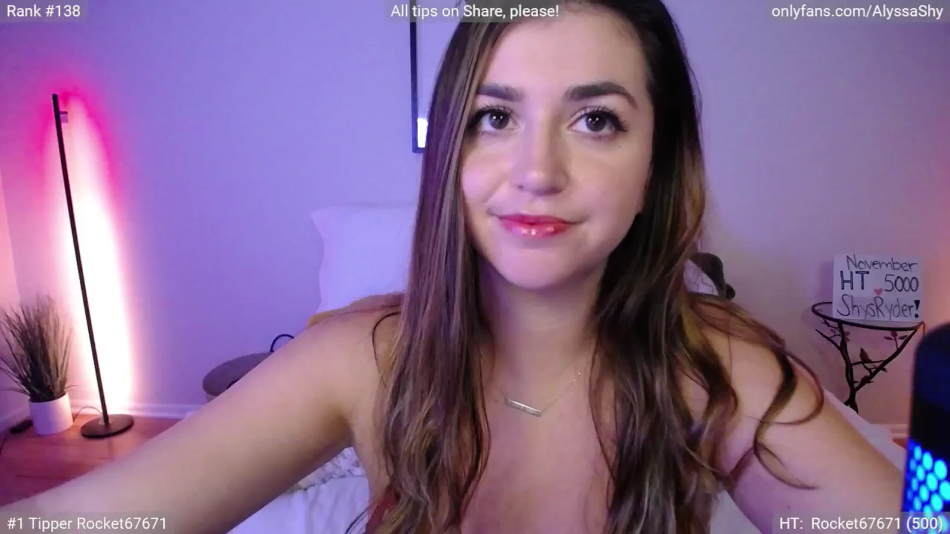Gallery image thumbnail from AlyssaShy's myfreecams stream on, 11/06/2024, 22:55 image 15 of 20