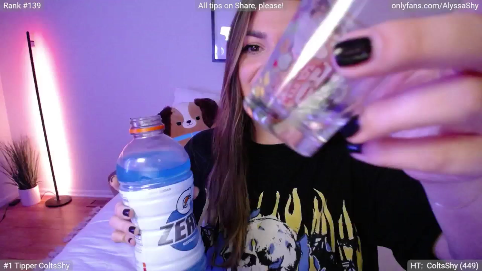 Gallery image thumbnail from AlyssaShy's myfreecams stream on, 11/10/2024, 05:15 image 1 of 20