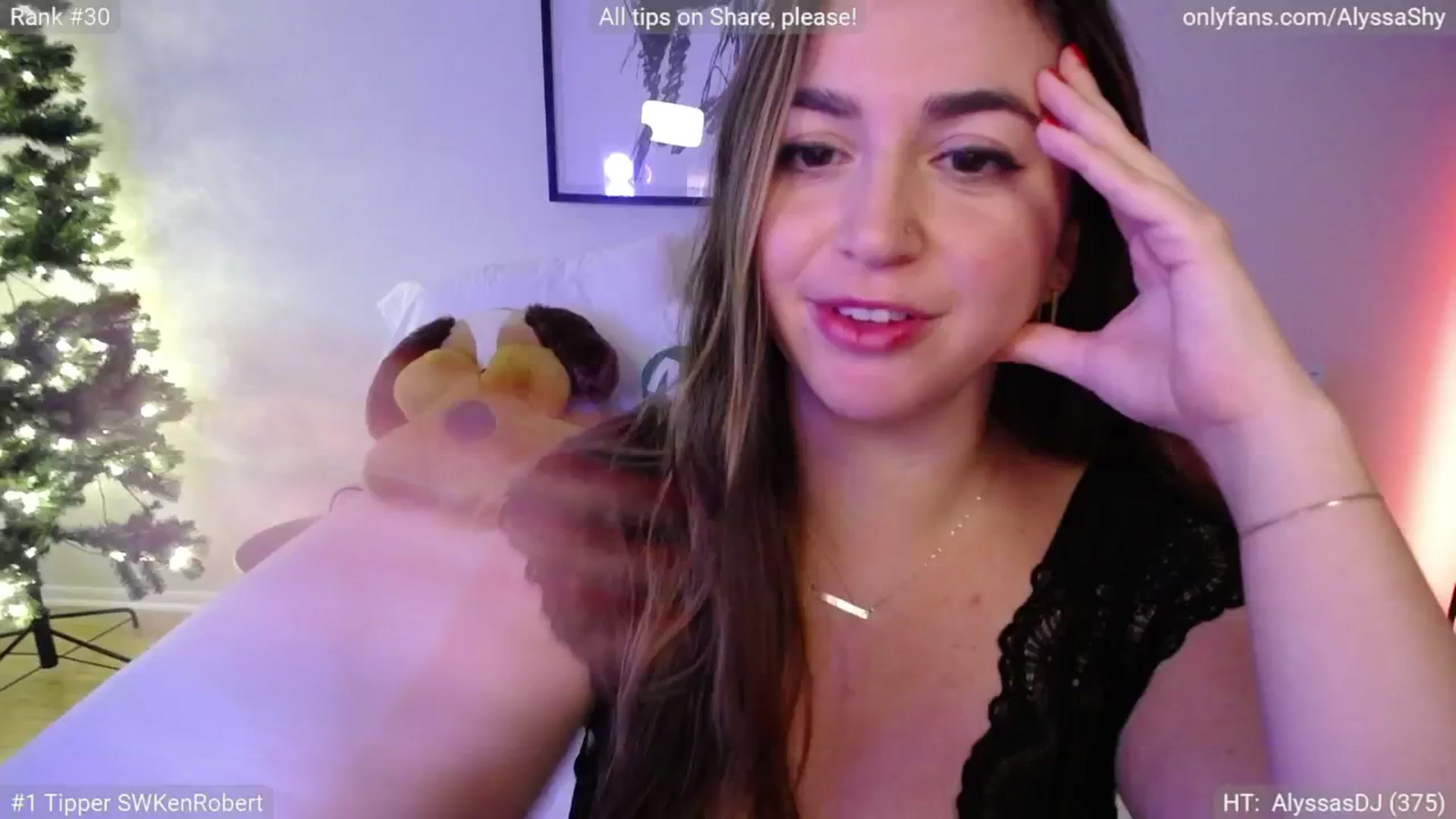 Gallery image thumbnail from AlyssaShy's myfreecams stream on, 12/03/2024, 23:28 image 10 of 20