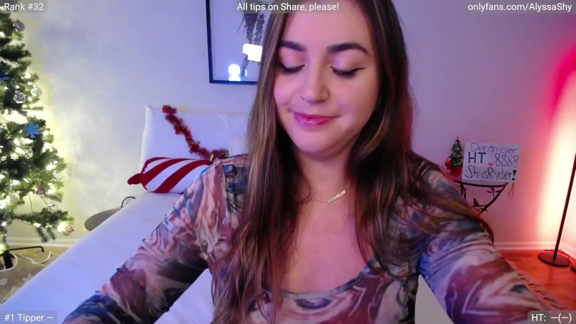 Gallery image thumbnail from AlyssaShy's myfreecams stream on, 12/04/2024, 22:20 image 2 of 20