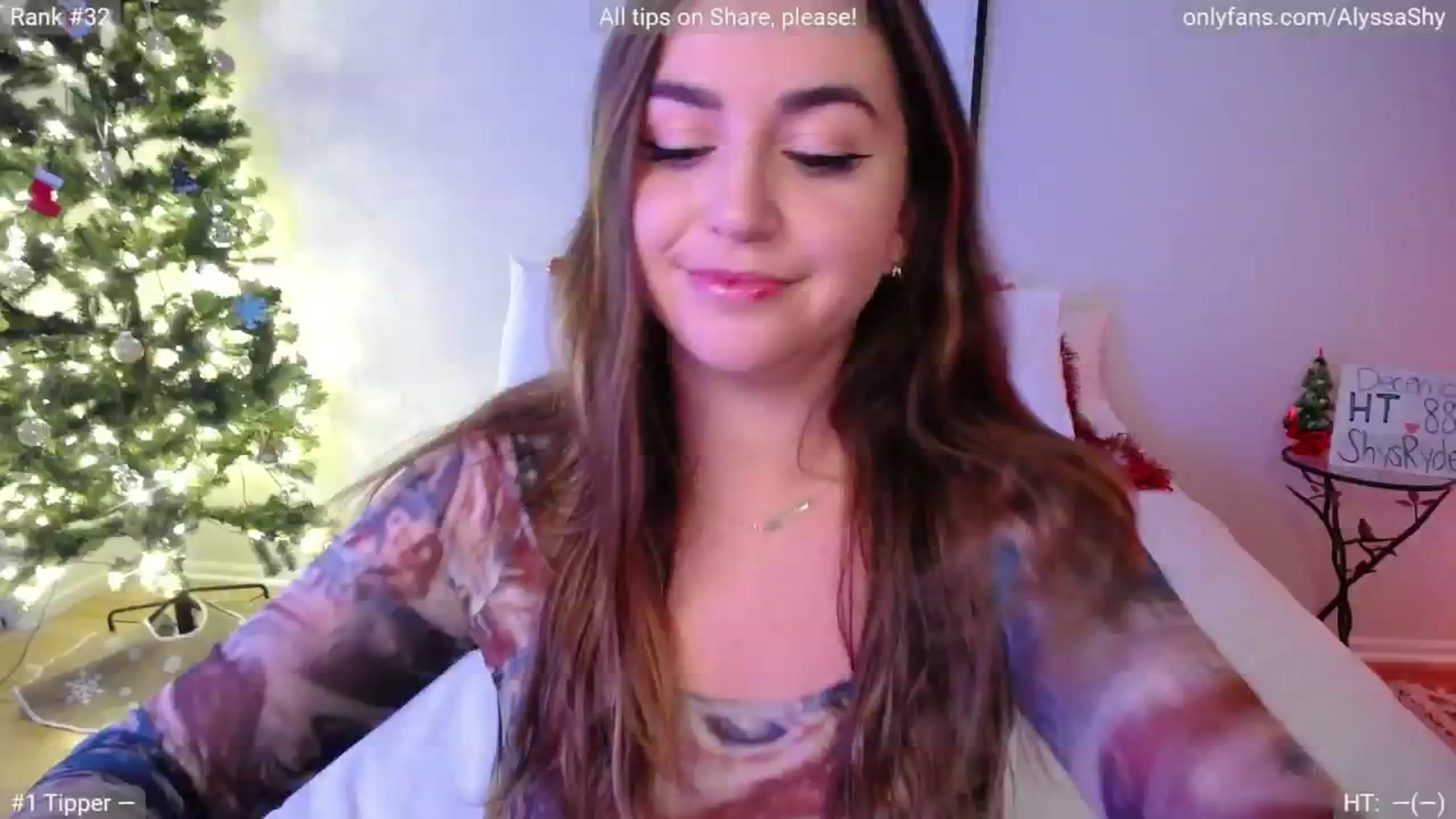 Gallery image thumbnail from AlyssaShy's myfreecams stream on, 12/04/2024, 22:20 image 10 of 20