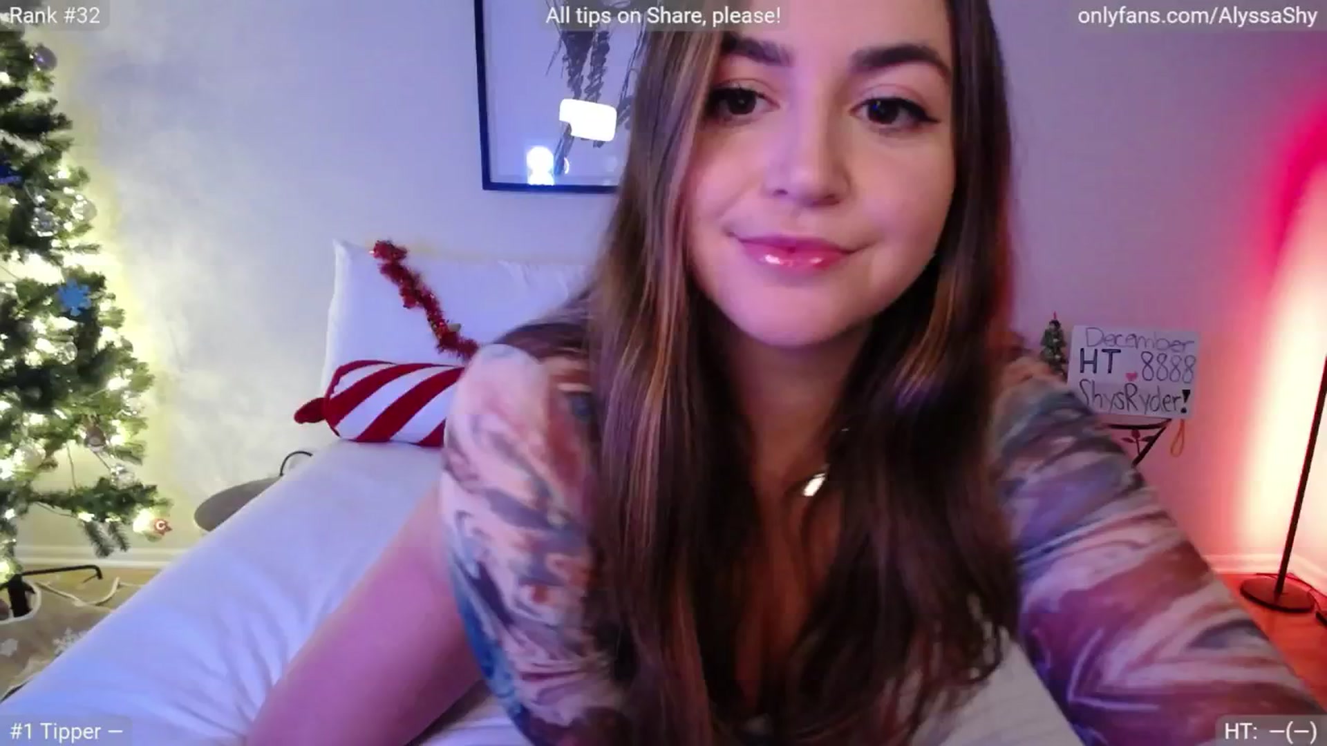 Gallery image thumbnail from AlyssaShy's myfreecams stream on, 12/04/2024, 22:20 image 4 of 20