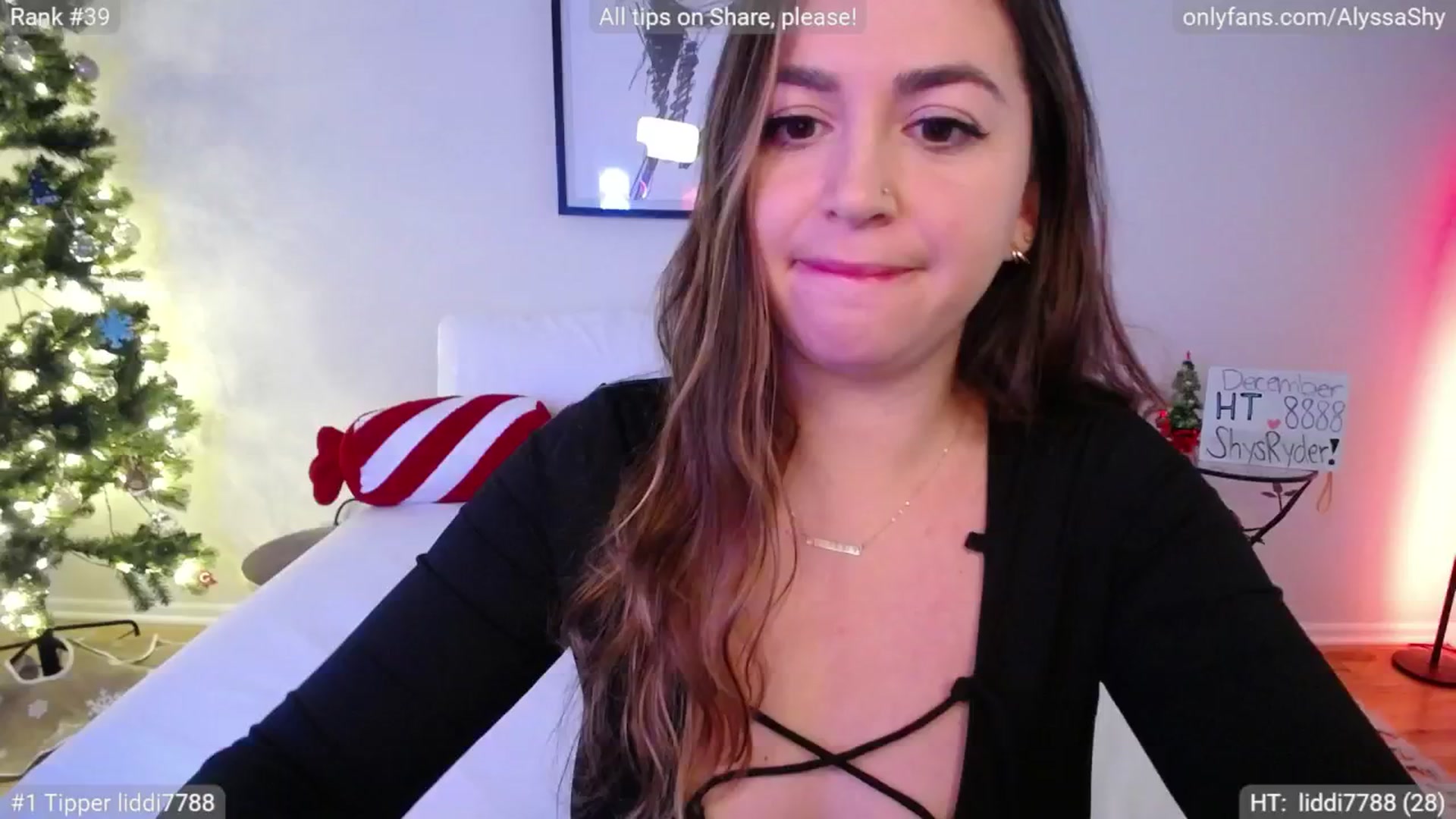 Gallery image thumbnail from AlyssaShy's myfreecams stream on, 12/05/2024, 16:40 image 19 of 20