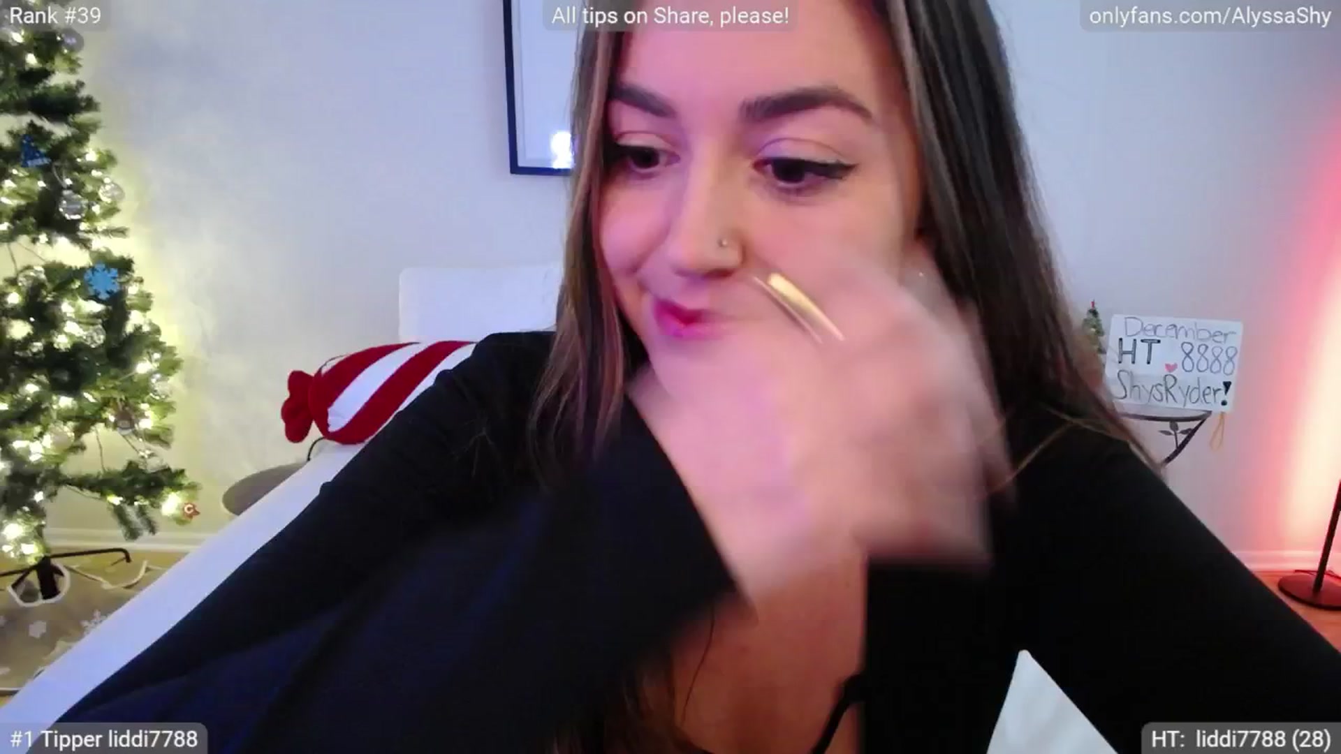 Gallery image thumbnail from AlyssaShy's myfreecams stream on, 12/05/2024, 16:40 image 4 of 20