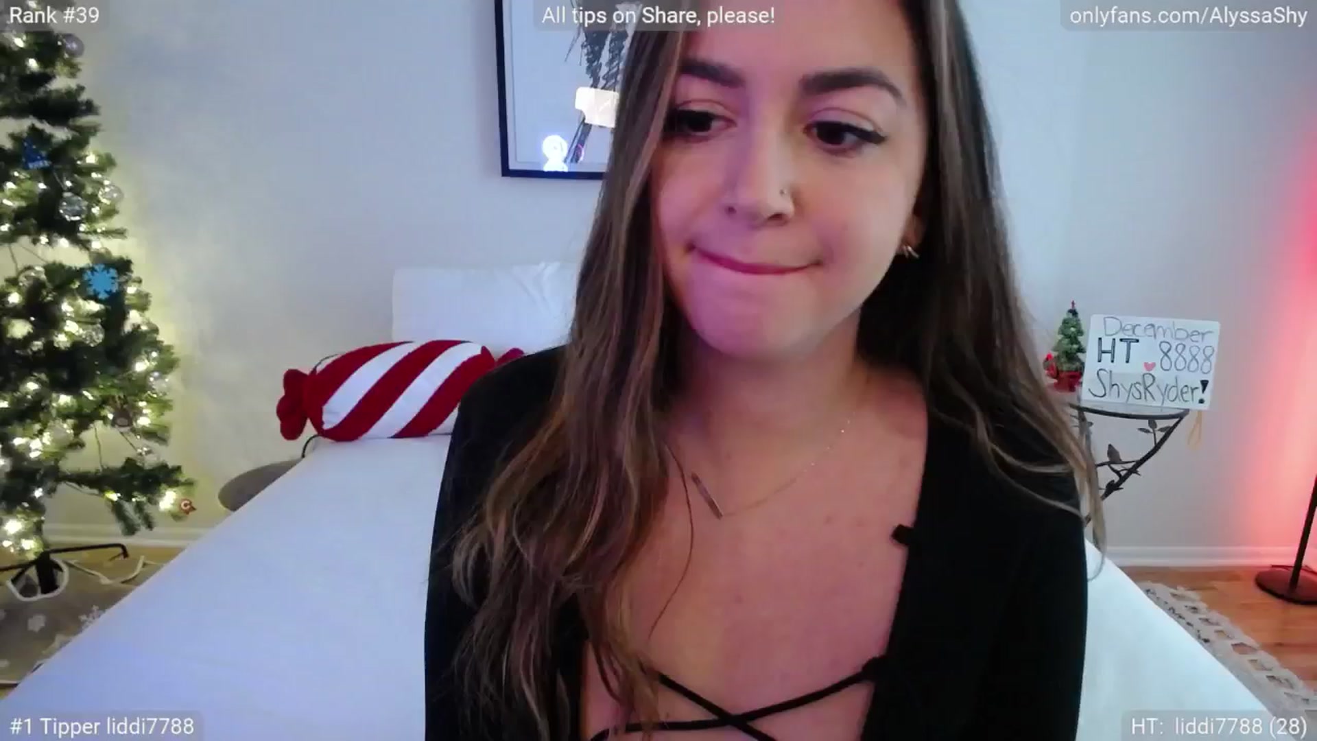 Gallery image thumbnail from AlyssaShy's myfreecams stream on, 12/05/2024, 16:40 image 3 of 20