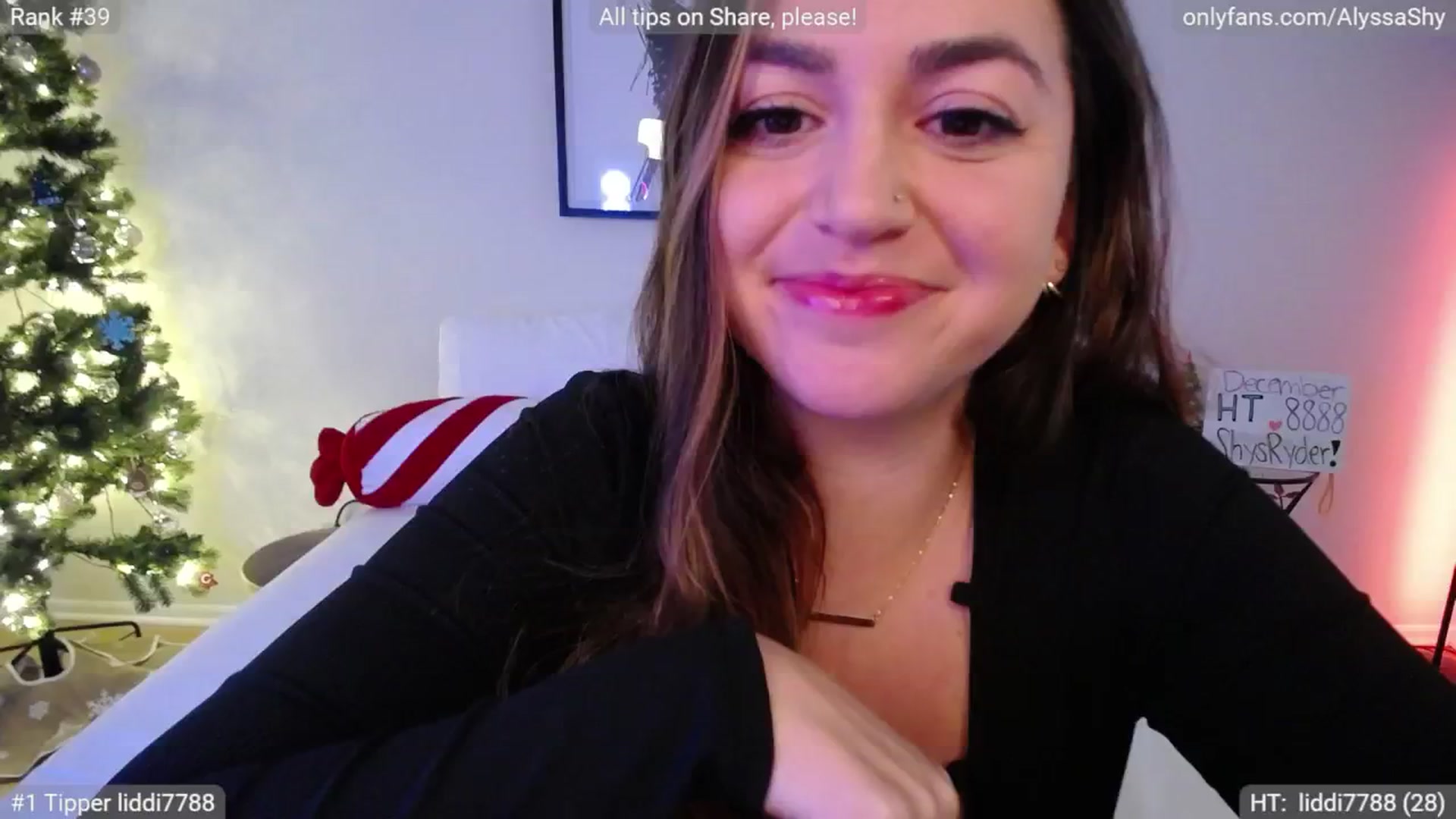Gallery image thumbnail from AlyssaShy's myfreecams stream on, 12/05/2024, 16:40 image 17 of 20