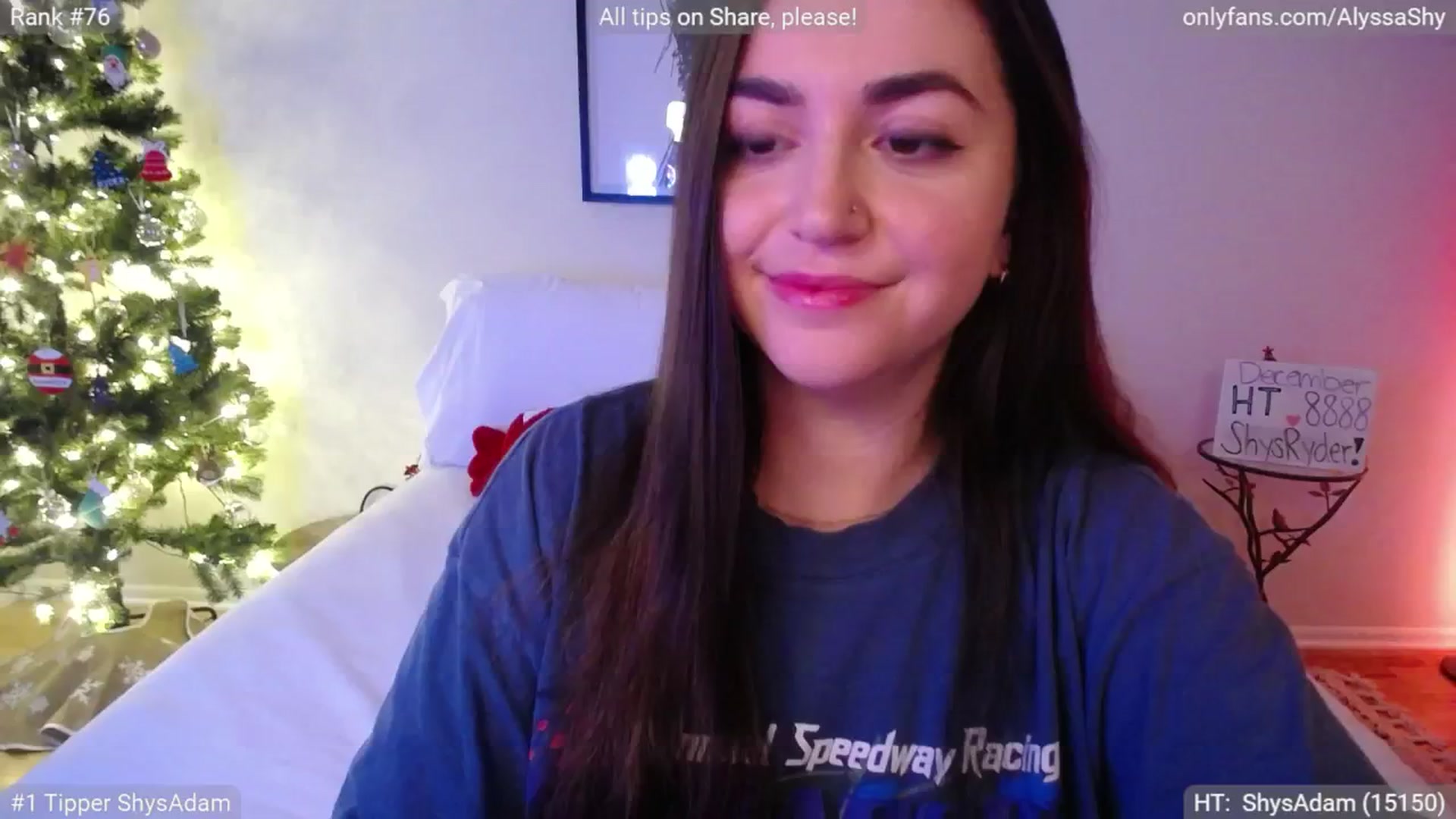 Gallery image thumbnail from AlyssaShy's myfreecams stream on, 12/20/2024, 24:06 image 17 of 20