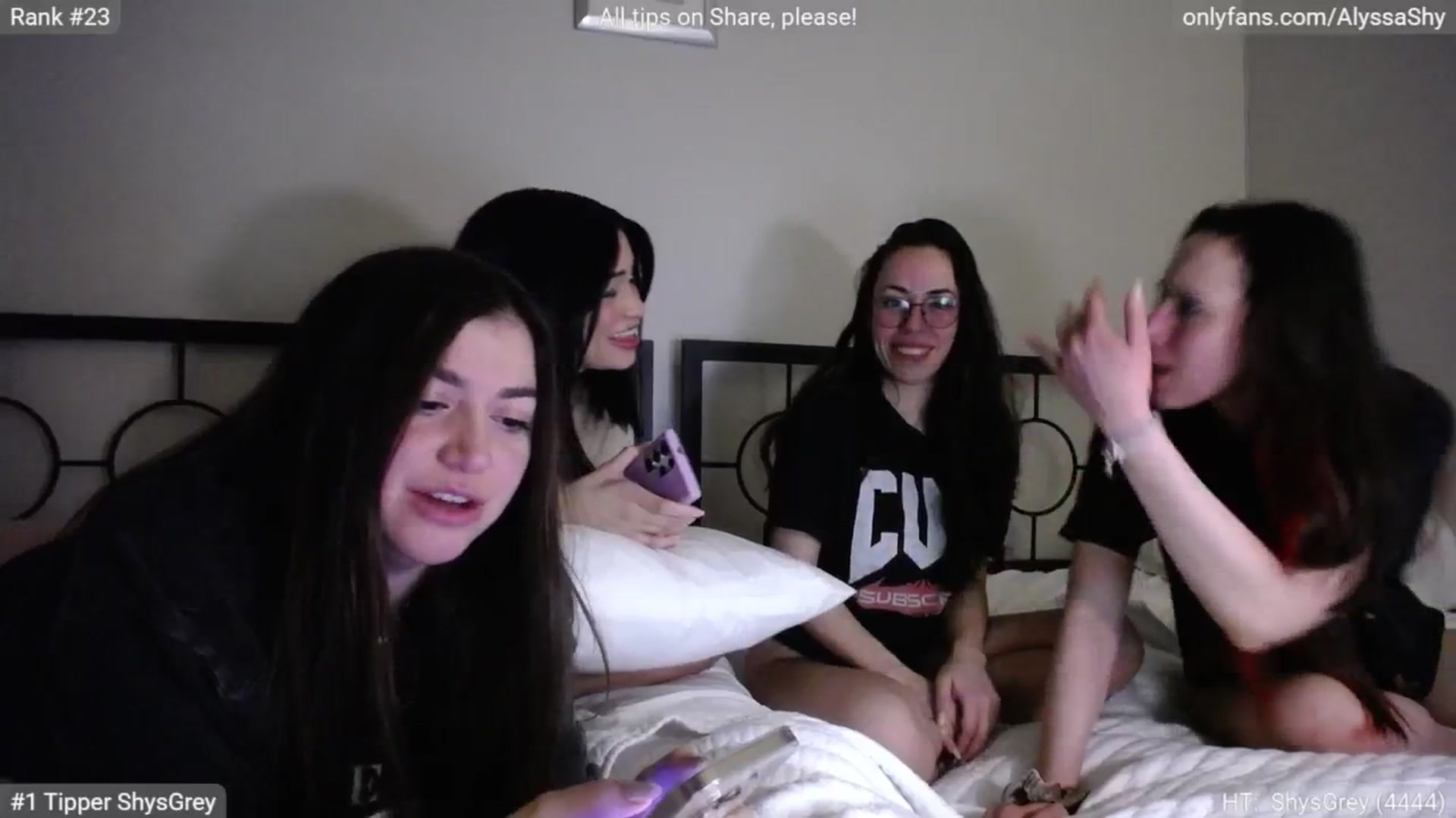 Gallery image thumbnail from AlyssaShy's myfreecams stream on, 01/20/2025, 13:32 image 20 of 20
