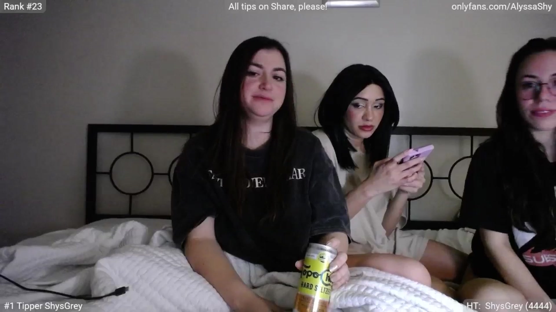 Gallery image thumbnail from AlyssaShy's myfreecams stream on, 01/20/2025, 13:32 image 4 of 20