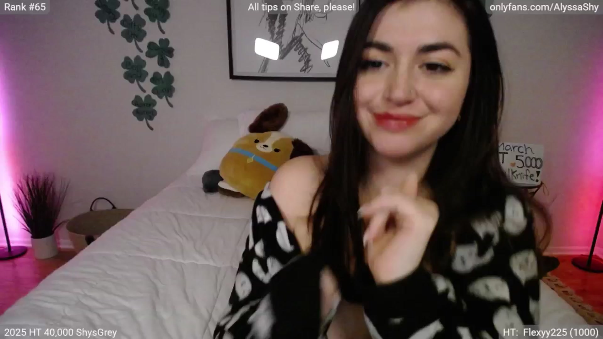 Gallery image thumbnail from AlyssaShy's myfreecams stream on, 03/08/2025, 05:31 image 17 of 20