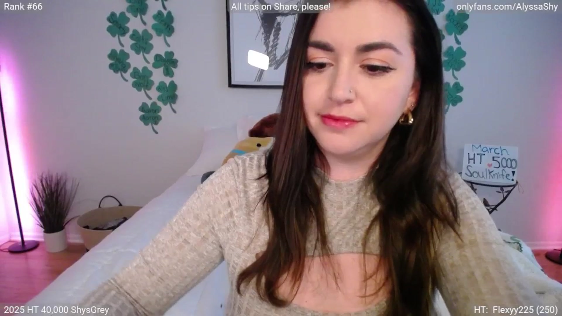 Gallery image thumbnail from AlyssaShy's myfreecams stream on, 03/11/2025, 22:36 image 15 of 20