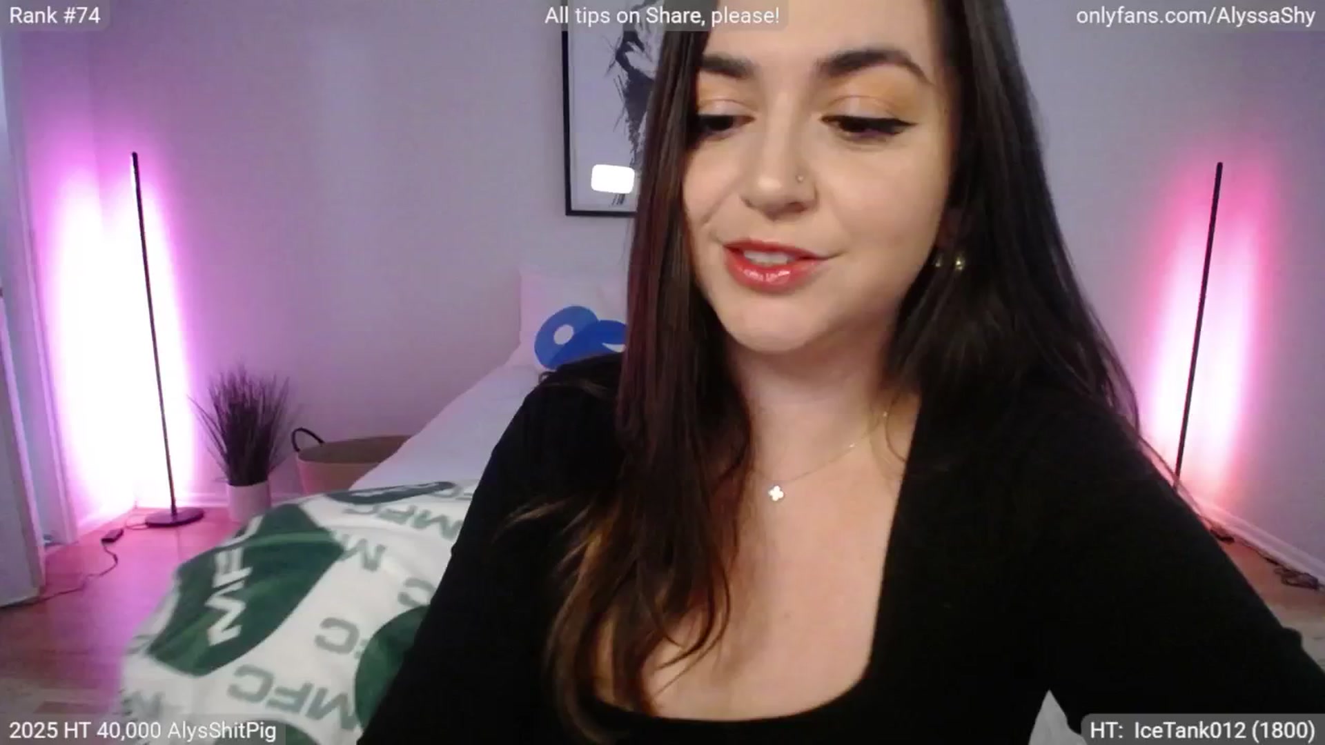 Gallery image thumbnail from AlyssaShy's myfreecams stream on, 04/08/2025, 23:09 image 14 of 20