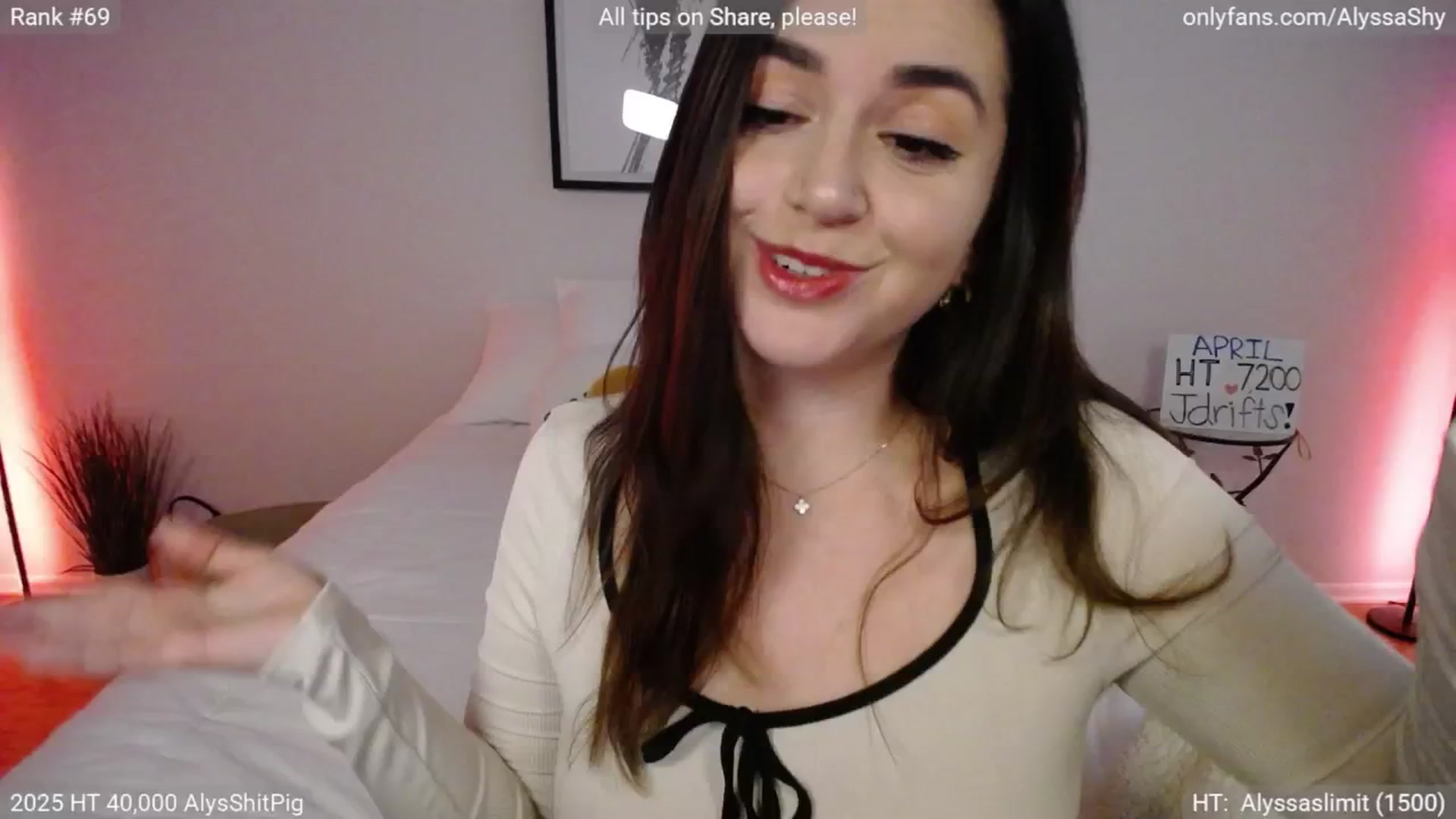 Gallery image thumbnail from AlyssaShy's myfreecams stream on, 04/11/2025, 22:05 image 17 of 20