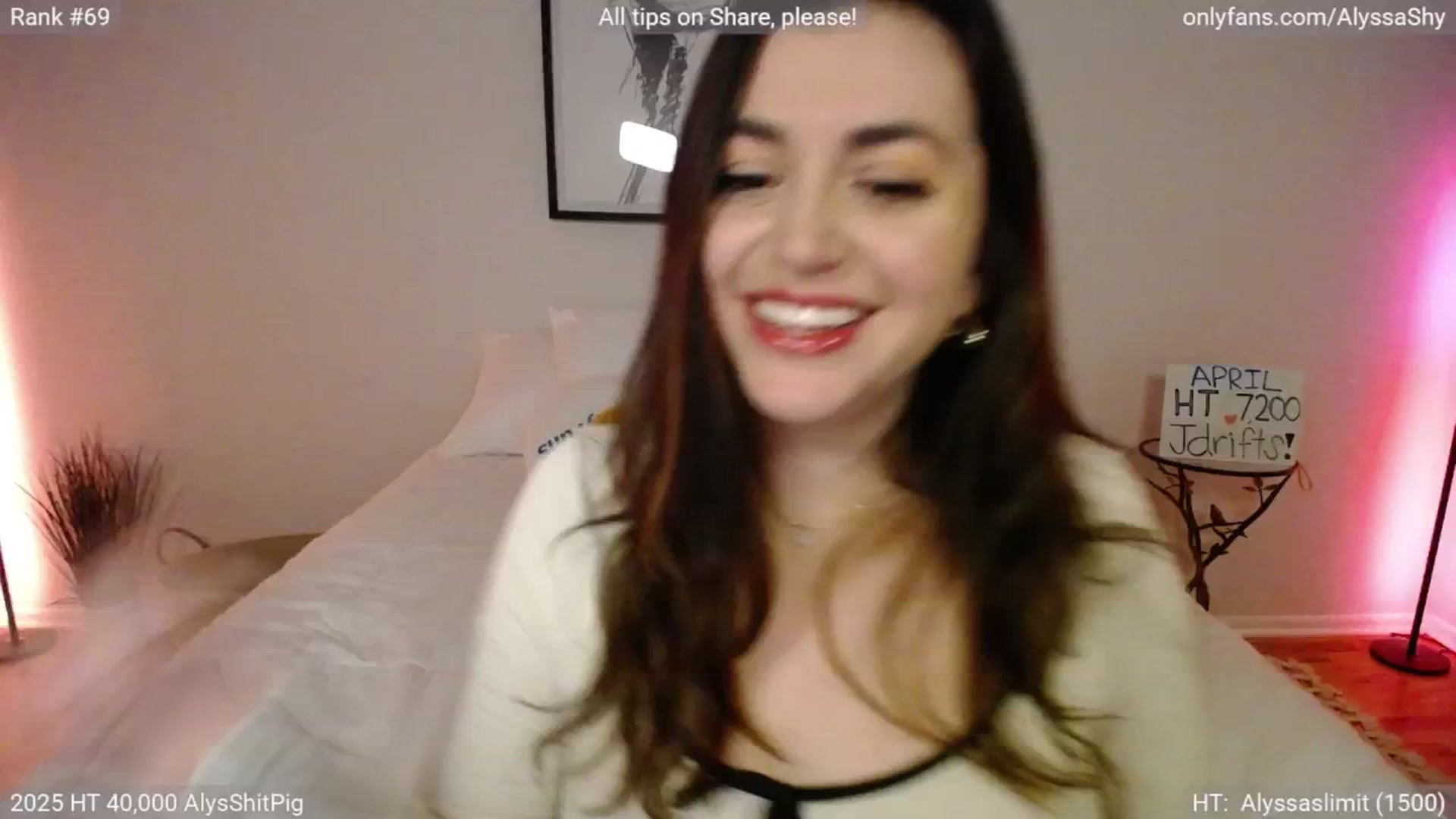 Gallery image thumbnail from AlyssaShy's myfreecams stream on, 04/12/2025, 04:13 image 1 of 20