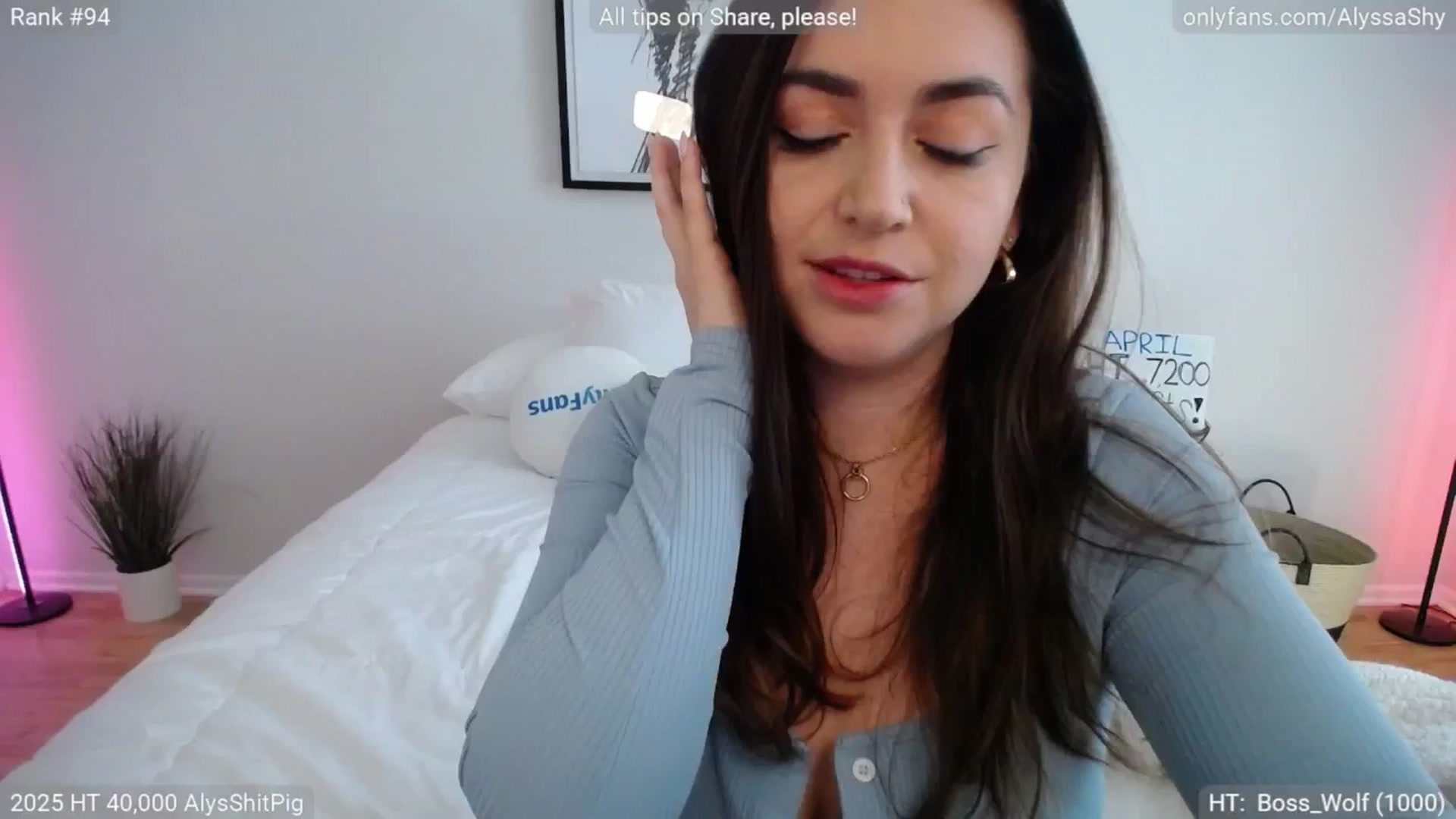 Gallery image thumbnail from AlyssaShy's myfreecams stream on, 04/17/2025, 21:39 image 17 of 20