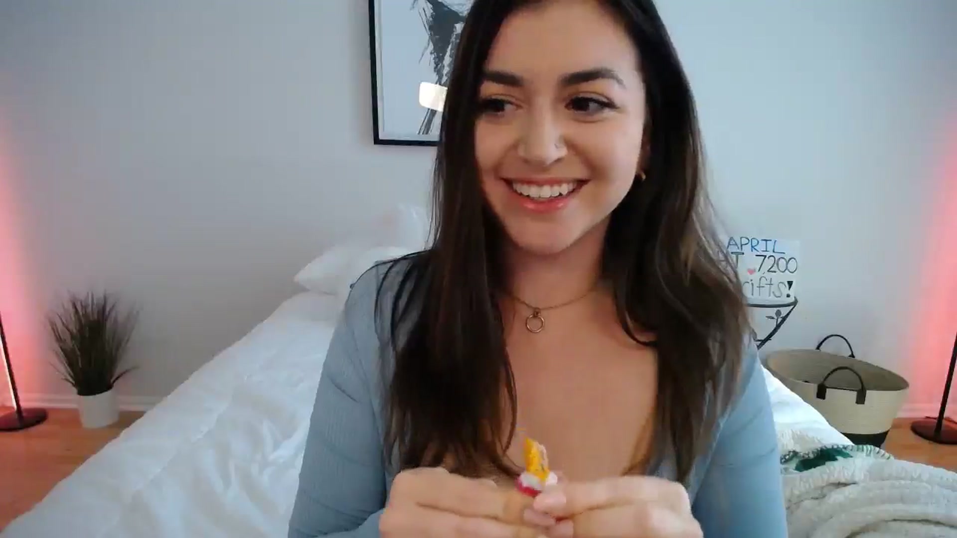 Gallery image thumbnail from AlyssaShy's myfreecams stream on, 04/17/2025, 21:56 image 8 of 20
