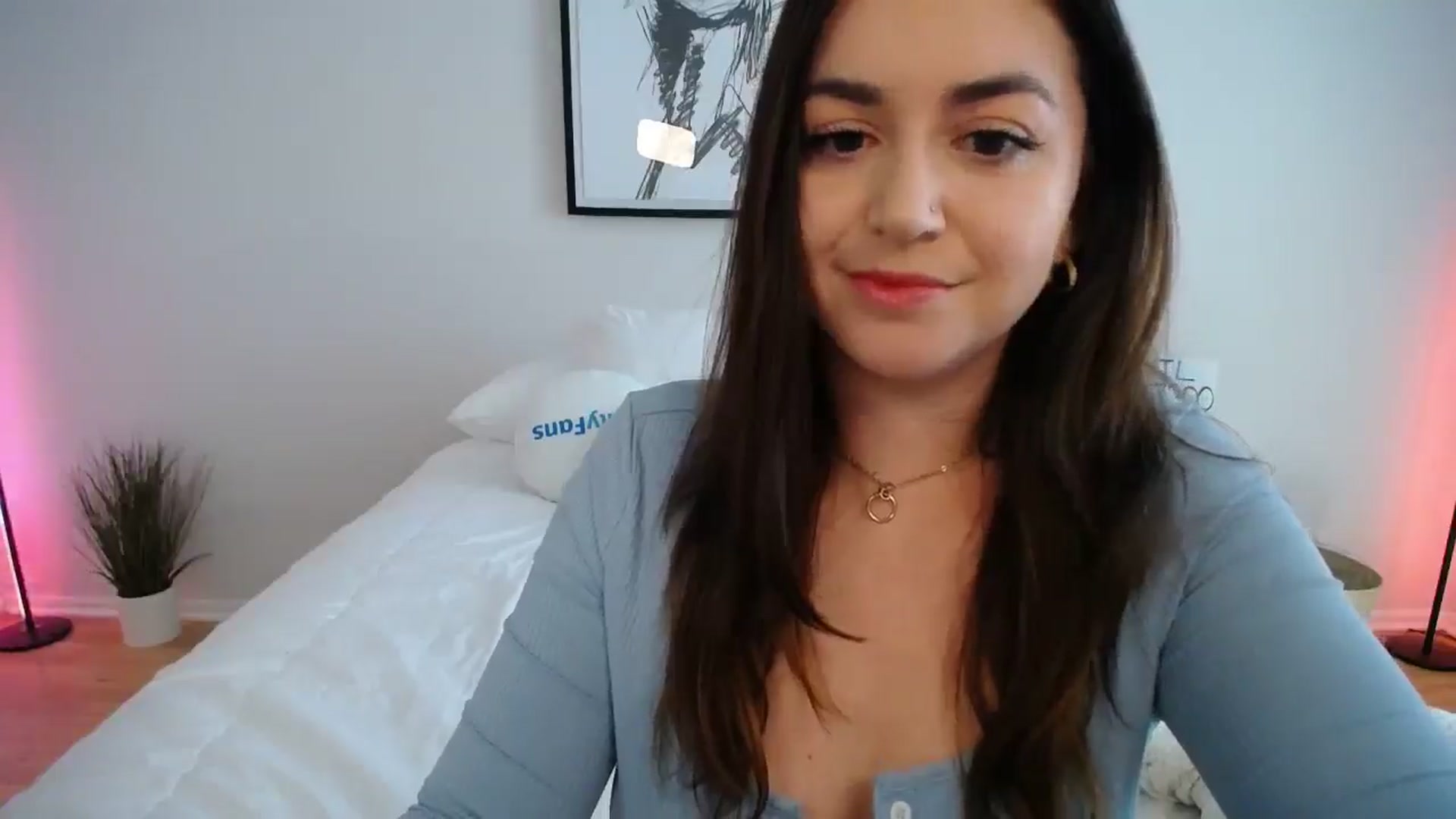 Gallery image thumbnail from AlyssaShy's myfreecams stream on, 04/17/2025, 21:56 image 5 of 20