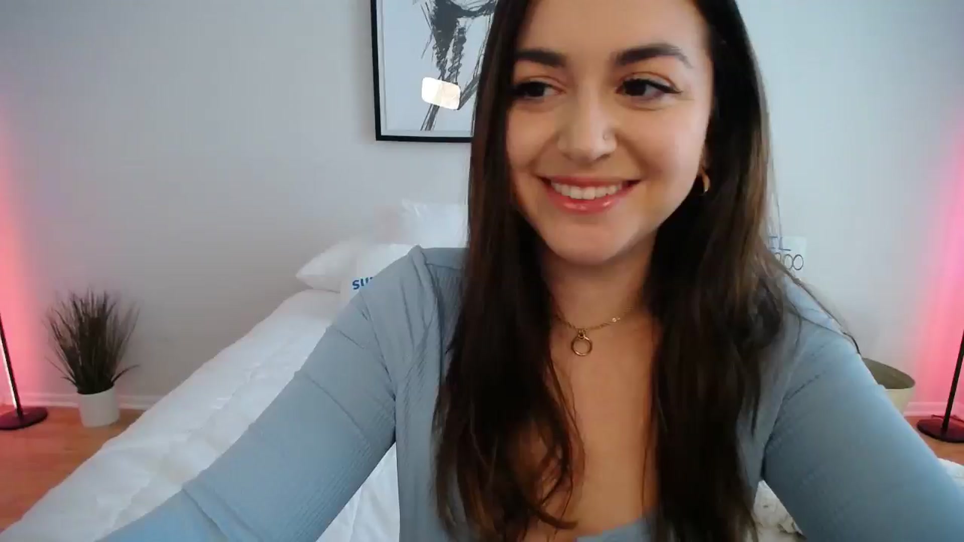 Gallery image thumbnail from AlyssaShy's myfreecams stream on, 04/17/2025, 21:56 image 1 of 20
