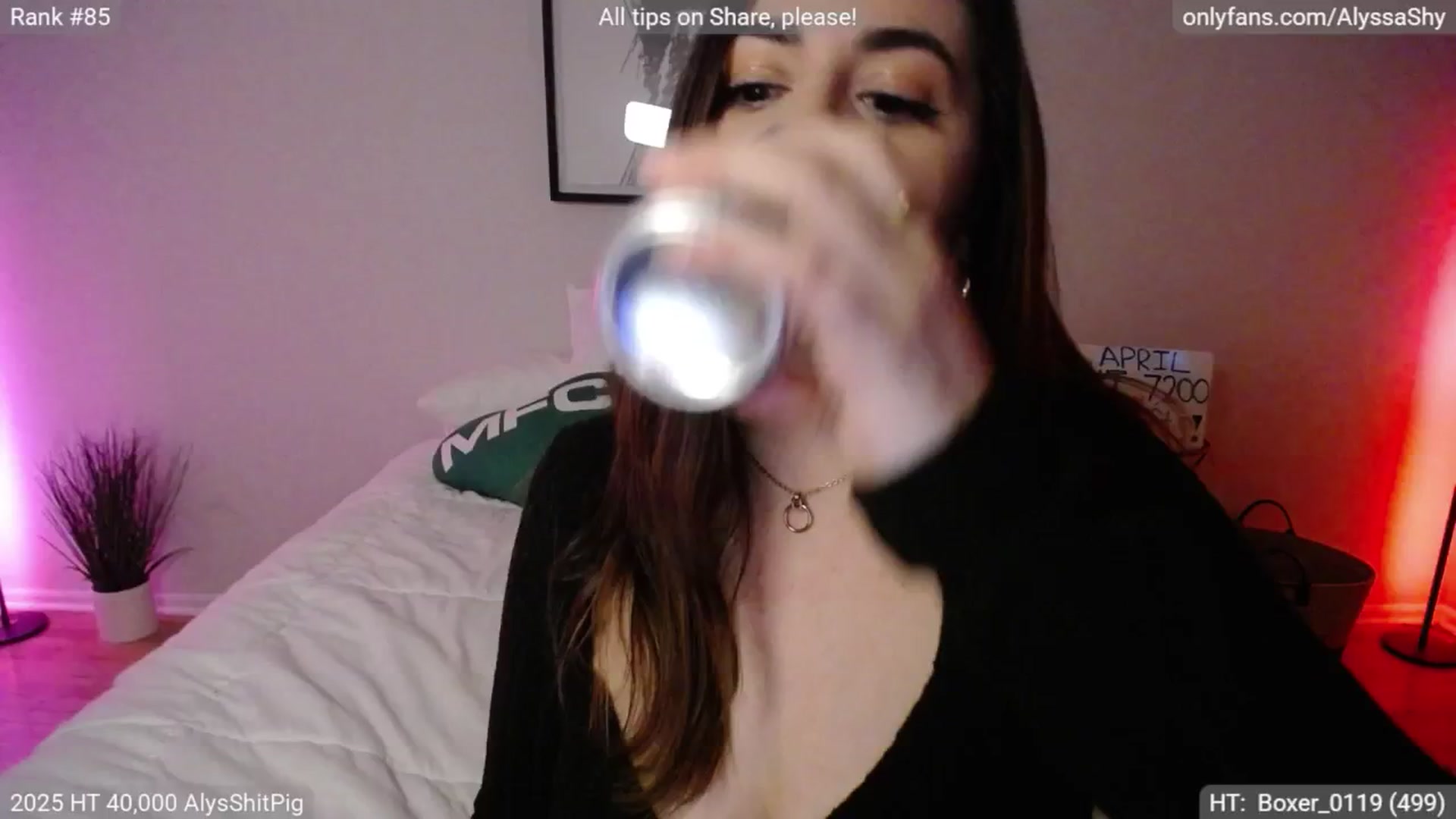 Gallery image thumbnail from AlyssaShy's myfreecams stream on, 04/20/2025, 24:49 image 10 of 20