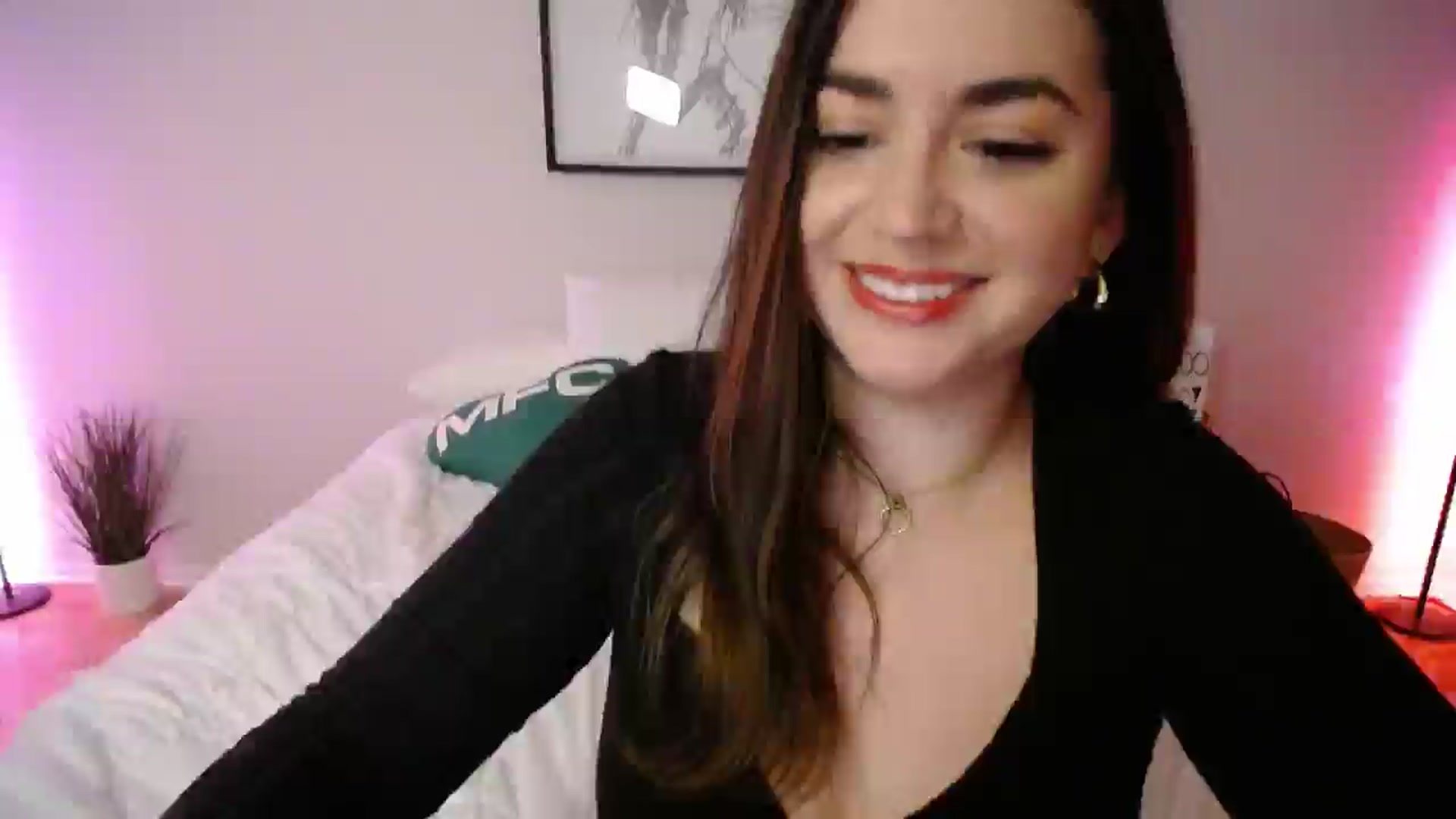Gallery image thumbnail from AlyssaShy's myfreecams stream on, 04/20/2025, 02:58 image 17 of 20