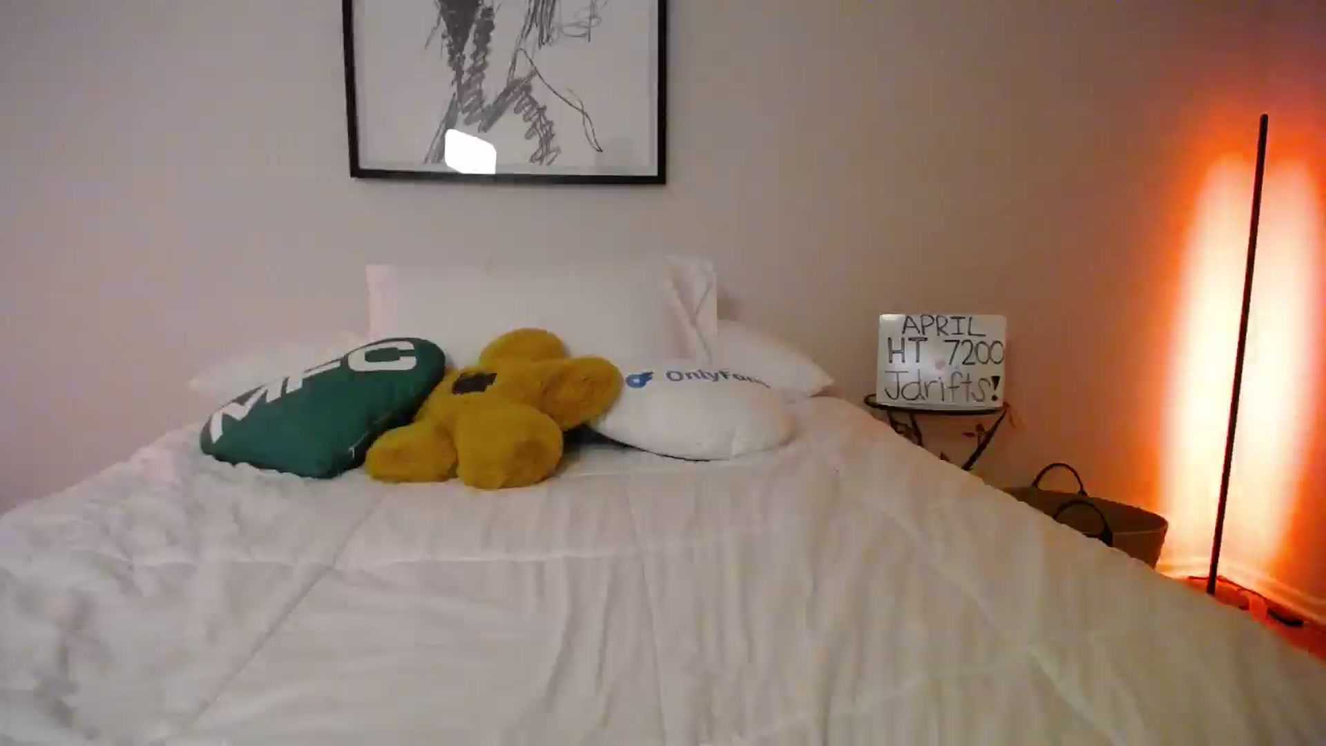 Gallery image thumbnail from AlyssaShy's myfreecams stream on, 04/20/2025, 02:58 image 7 of 20