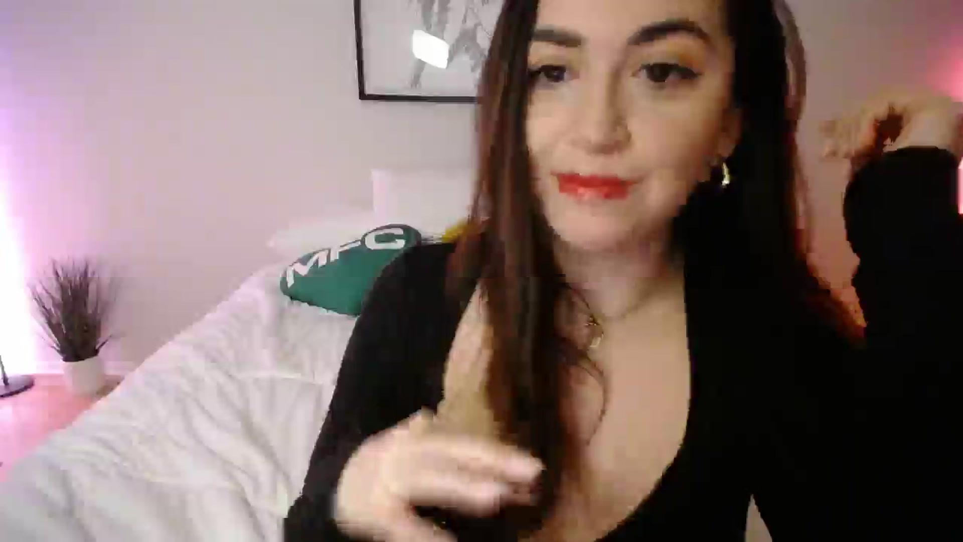 Gallery image thumbnail from AlyssaShy's myfreecams stream on, 04/20/2025, 02:58 image 16 of 20