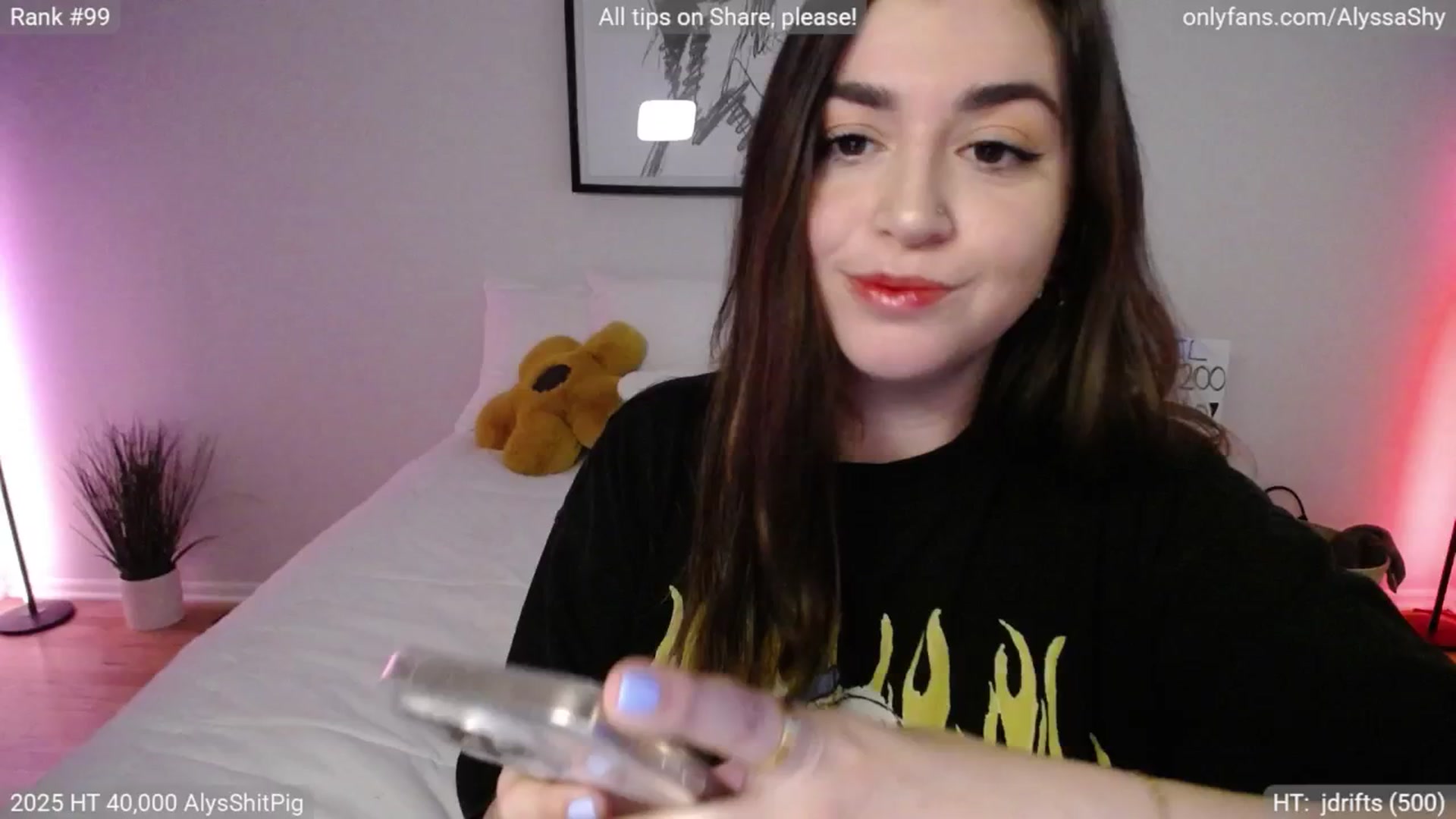 Gallery image thumbnail from AlyssaShy's myfreecams stream on, 04/27/2025, 24:42 image 6 of 20