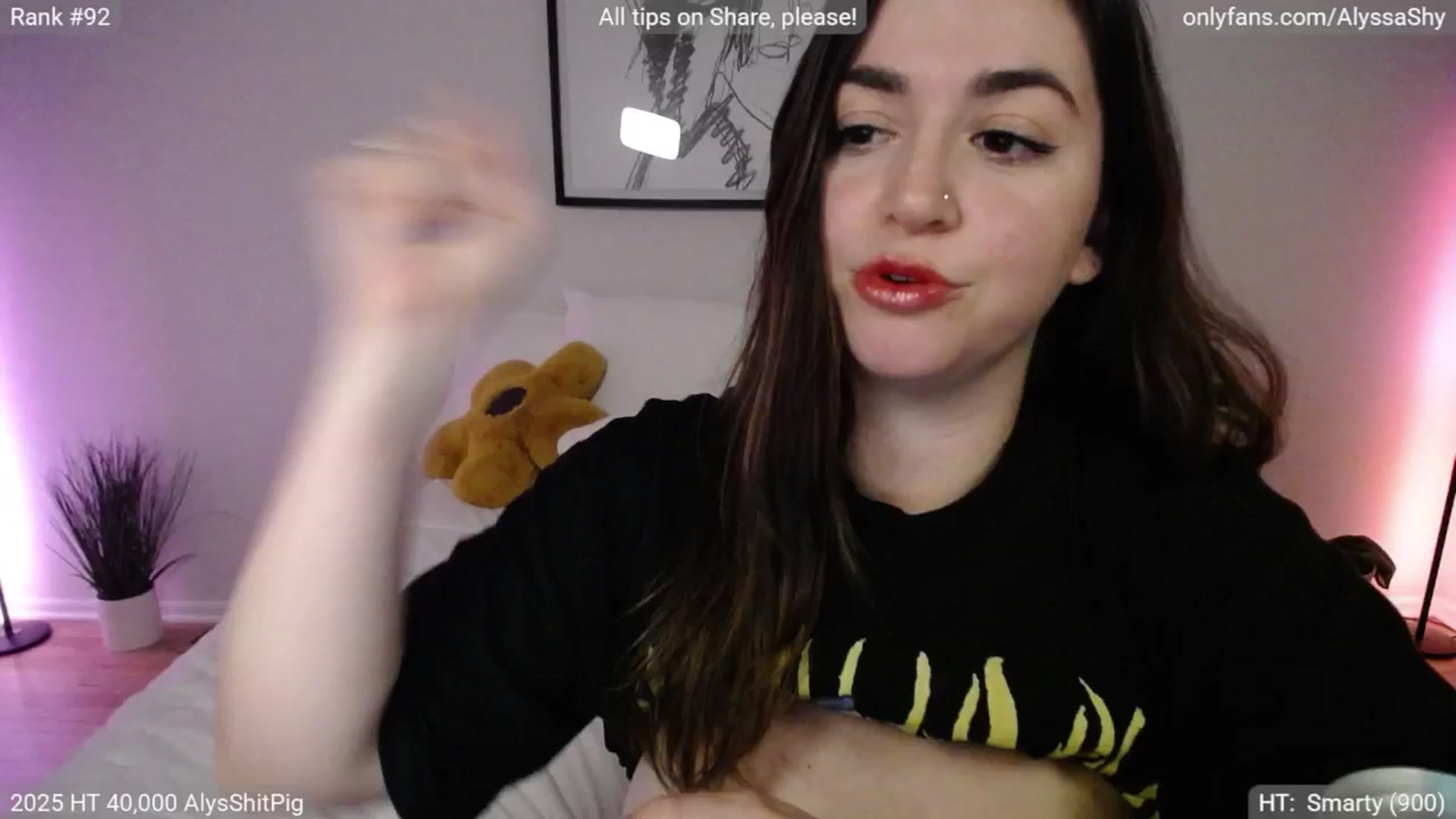 Gallery image thumbnail from AlyssaShy's myfreecams stream on, 04/27/2025, 05:08 image 16 of 20