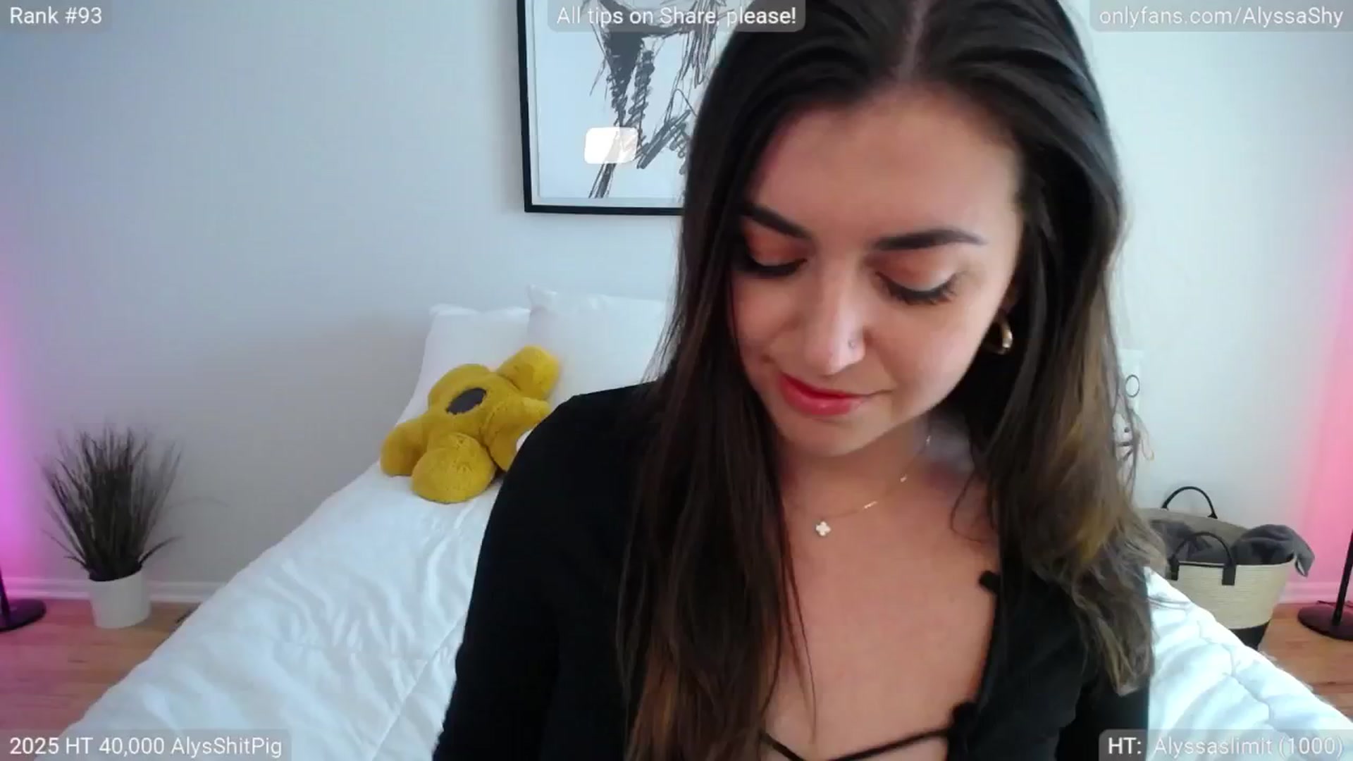 Gallery image thumbnail from AlyssaShy's myfreecams stream on, 04/27/2025, 20:11 image 6 of 20