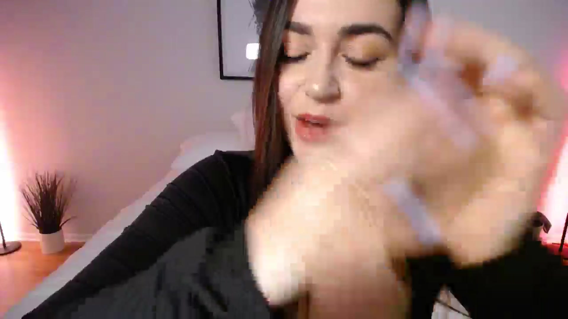 Gallery image thumbnail from AlyssaShy's myfreecams stream on, 04/29/2025, 23:51 image 9 of 20