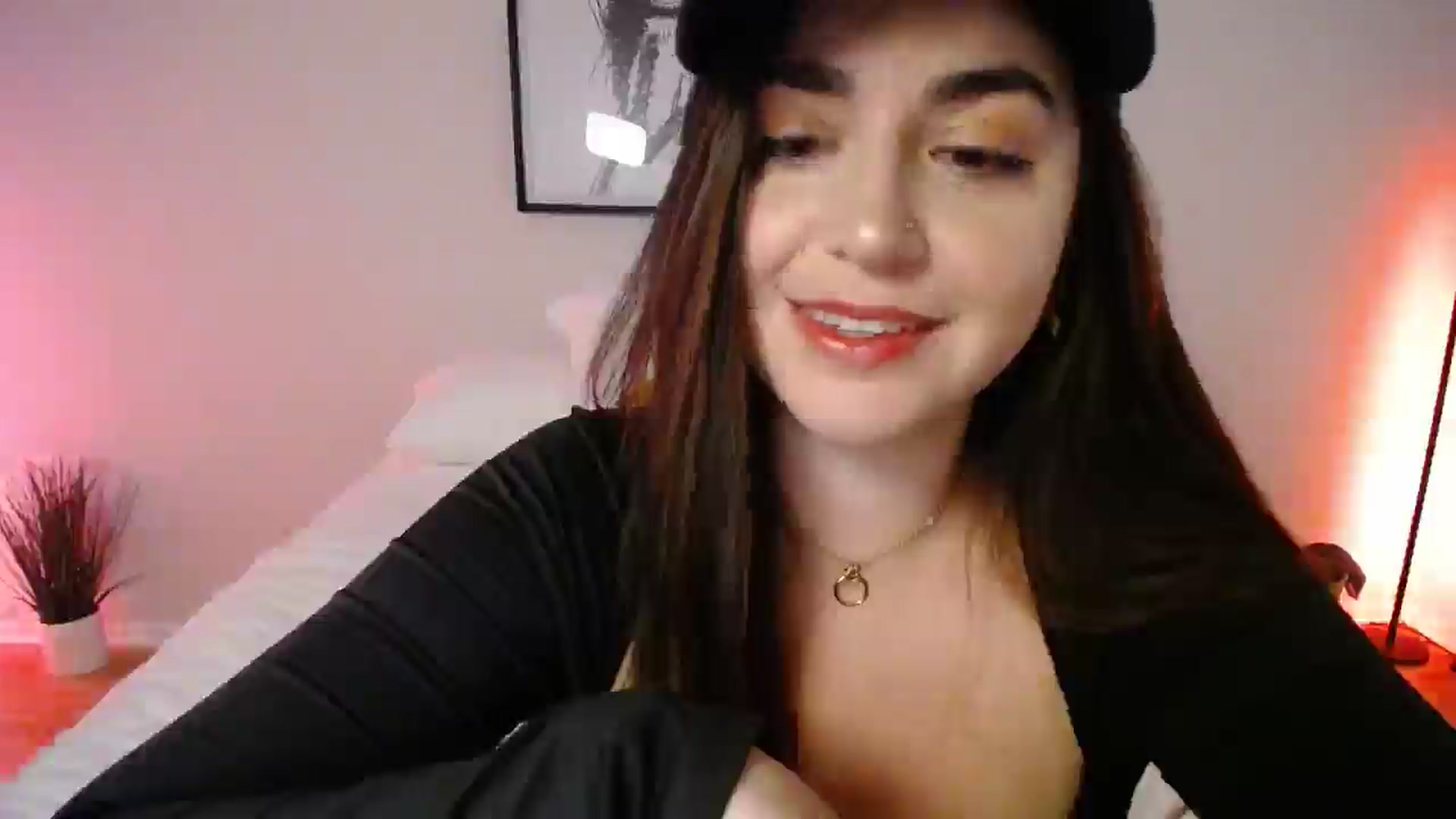 Gallery image thumbnail from AlyssaShy's myfreecams stream on, 04/29/2025, 23:51 image 18 of 20