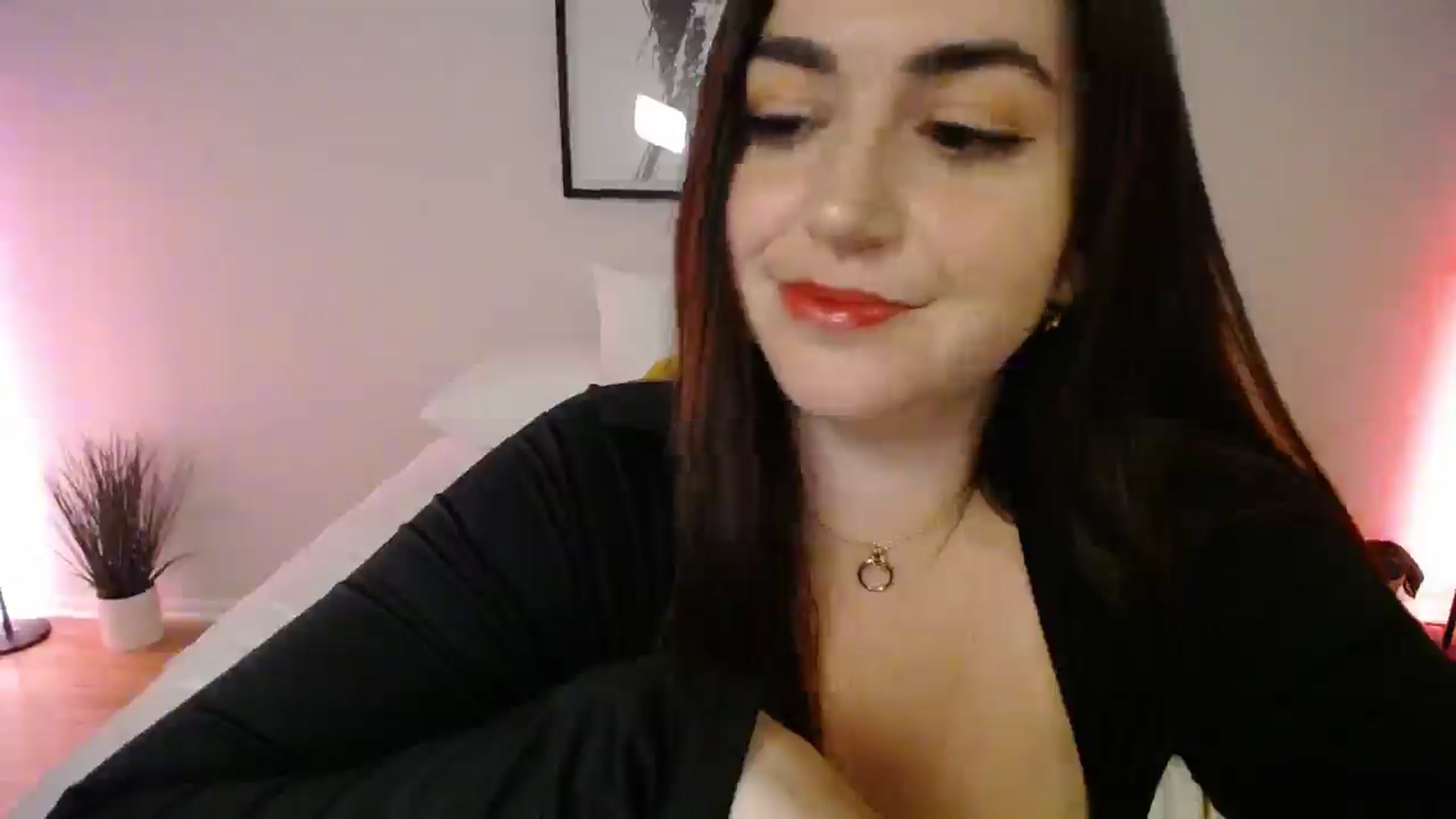 Gallery image thumbnail from AlyssaShy's myfreecams stream on, 04/30/2025, 02:23 image 3 of 20