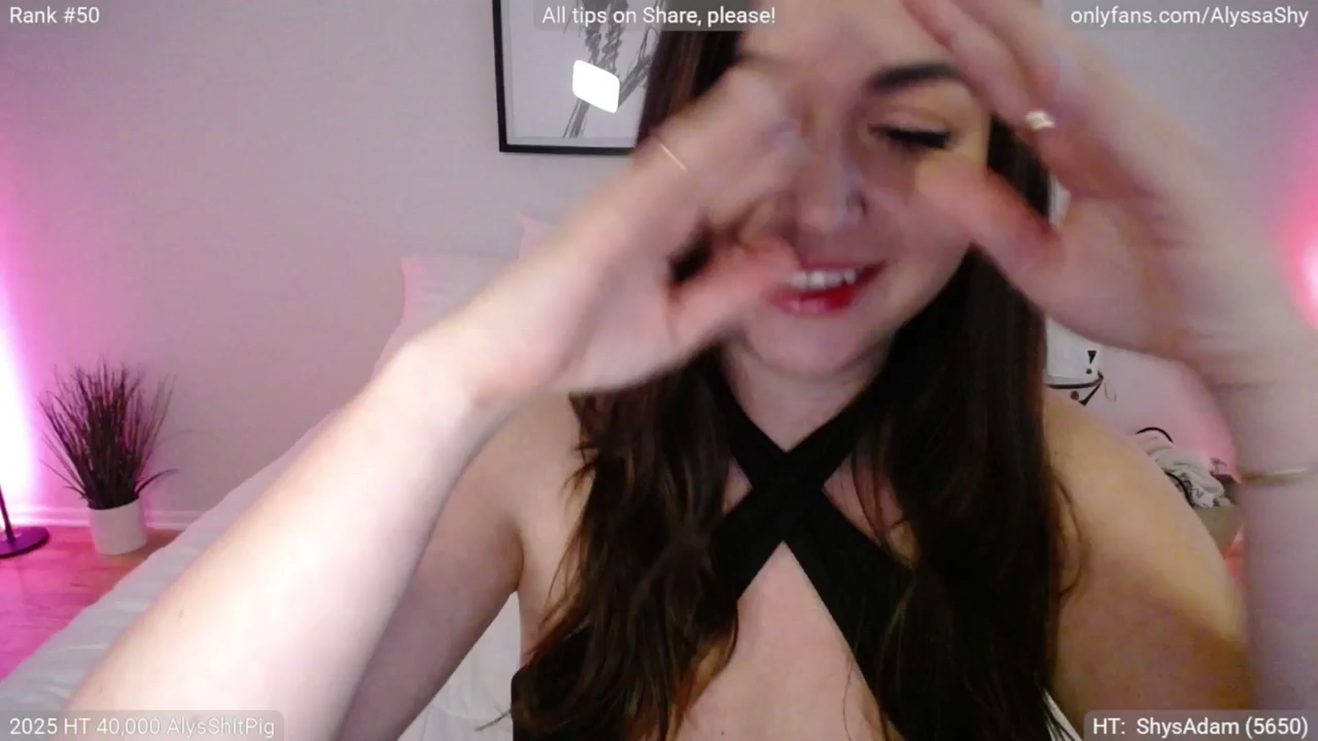 Gallery image thumbnail from AlyssaShy's myfreecams stream on, 05/01/2025, 23:32 image 14 of 20