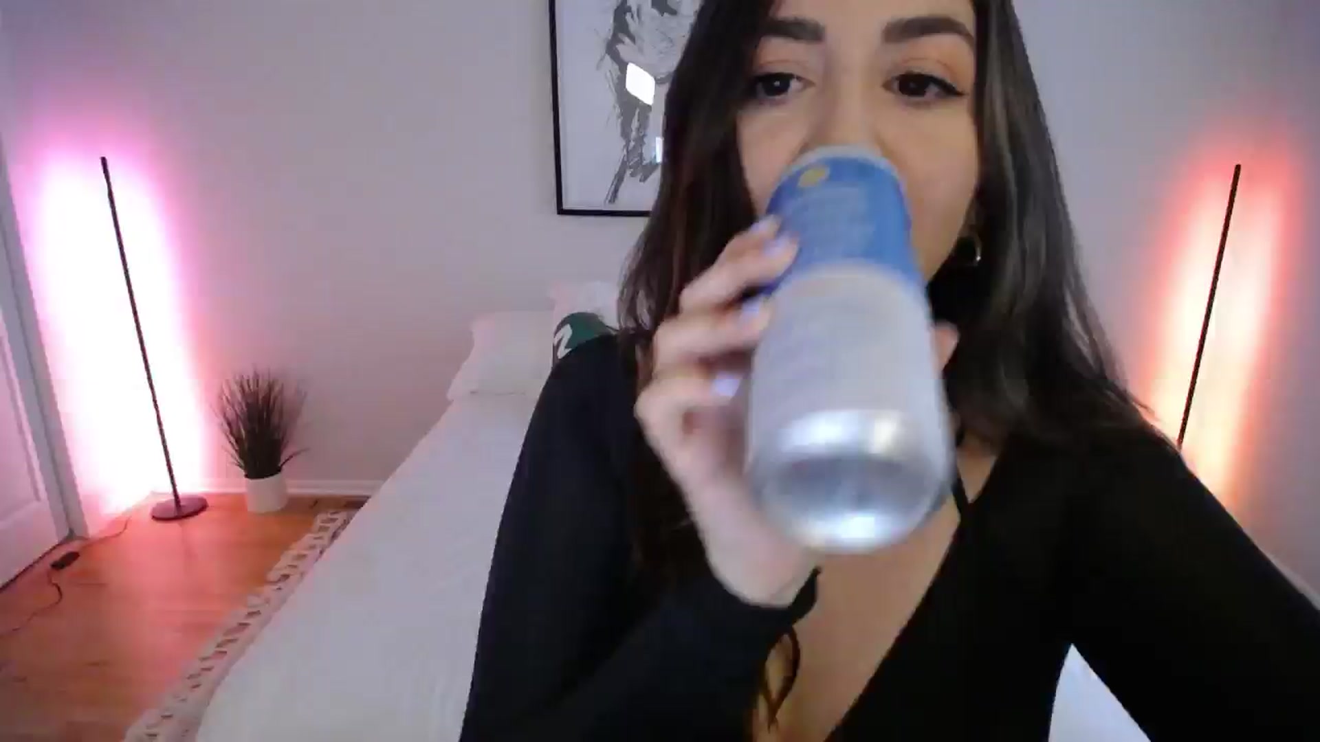 Gallery image thumbnail from AlyssaShy's myfreecams stream on, 05/10/2025, 23:12 image 20 of 20