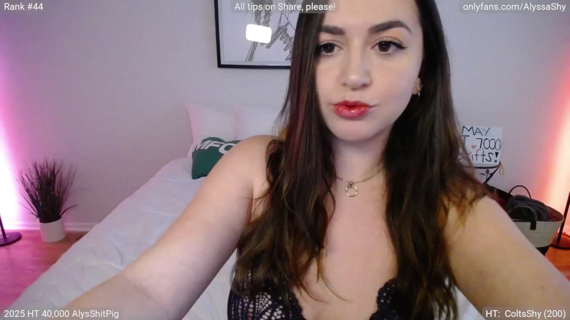 Gallery image thumbnail from AlyssaShy's myfreecams stream on, 05/15/2025, 21:53 image 16 of 20
