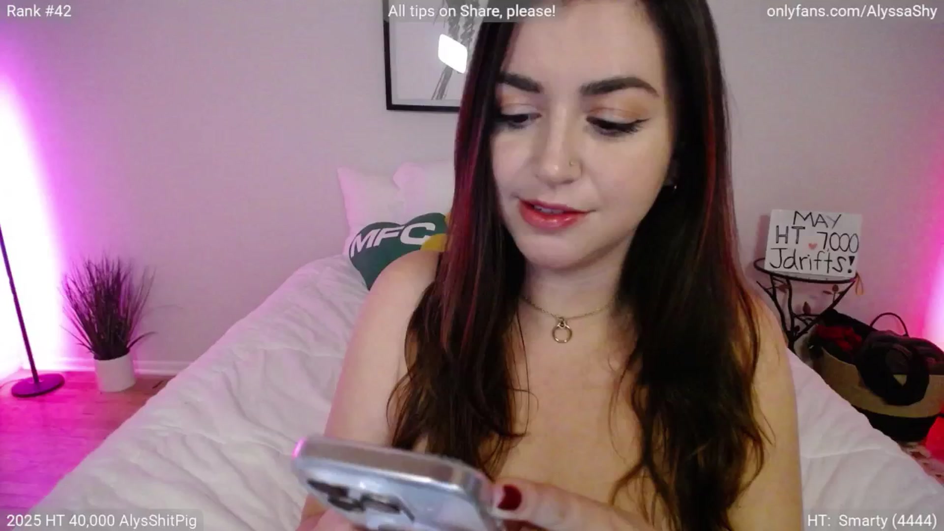 Gallery image thumbnail from AlyssaShy's myfreecams stream on, 05/17/2025, 24:03 image 14 of 20