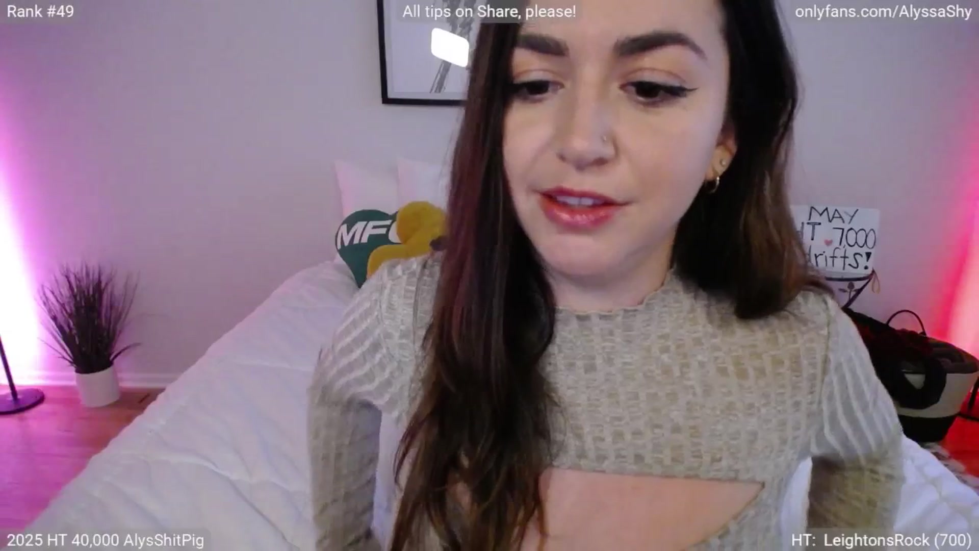 Gallery image thumbnail from AlyssaShy's myfreecams stream on, 05/18/2025, 23:57 image 16 of 20
