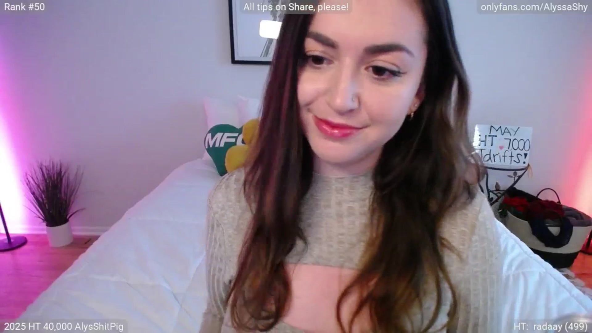 Gallery image thumbnail from AlyssaShy's myfreecams stream on, 05/18/2025, 23:57 image 7 of 20
