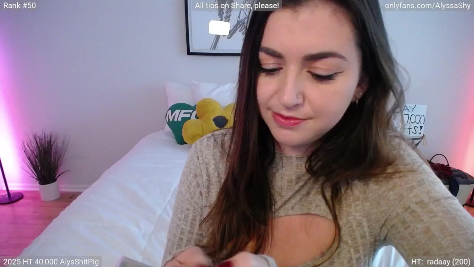 Gallery image thumbnail from AlyssaShy's myfreecams stream on, 05/18/2025, 23:57 image 1 of 20