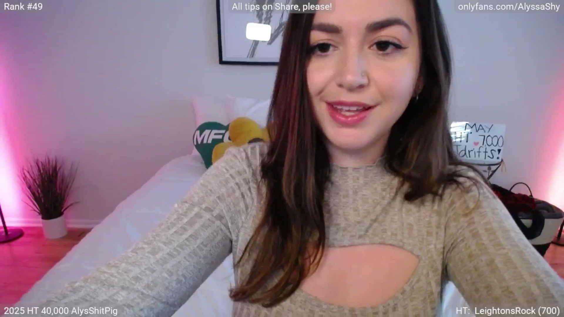 Gallery image thumbnail from AlyssaShy's myfreecams stream on, 05/18/2025, 23:57 image 9 of 20