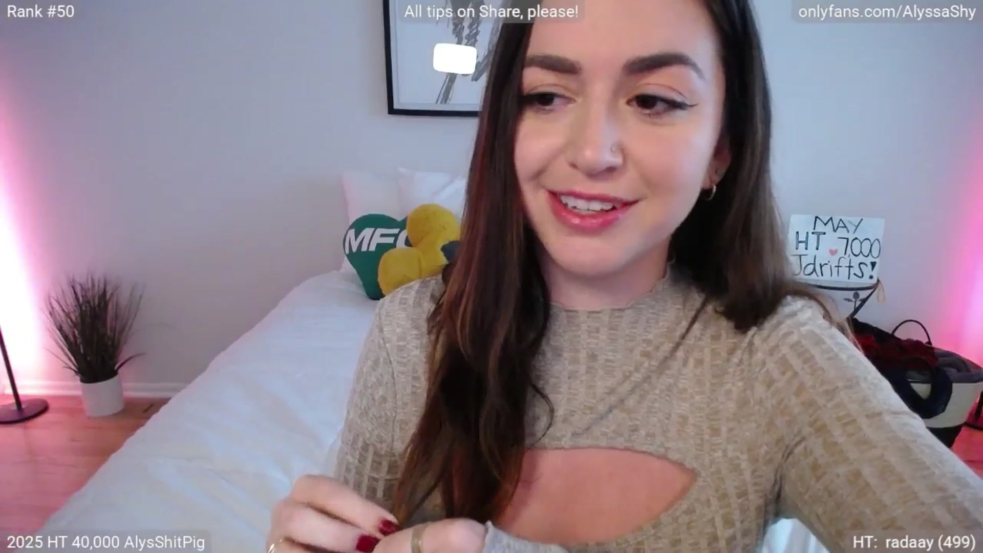 Gallery image thumbnail from AlyssaShy's myfreecams stream on, 05/18/2025, 23:57 image 3 of 20