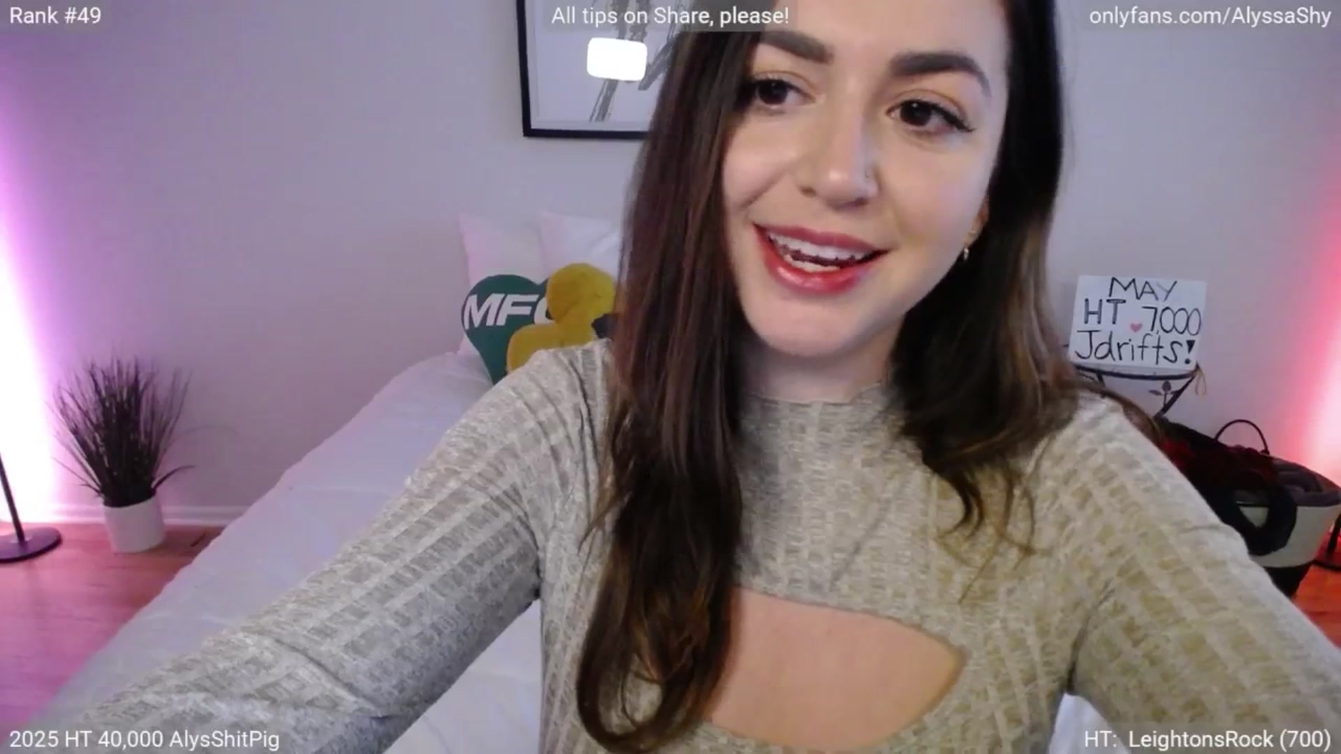 Gallery image thumbnail from AlyssaShy's myfreecams stream on, 05/18/2025, 23:57 image 13 of 20