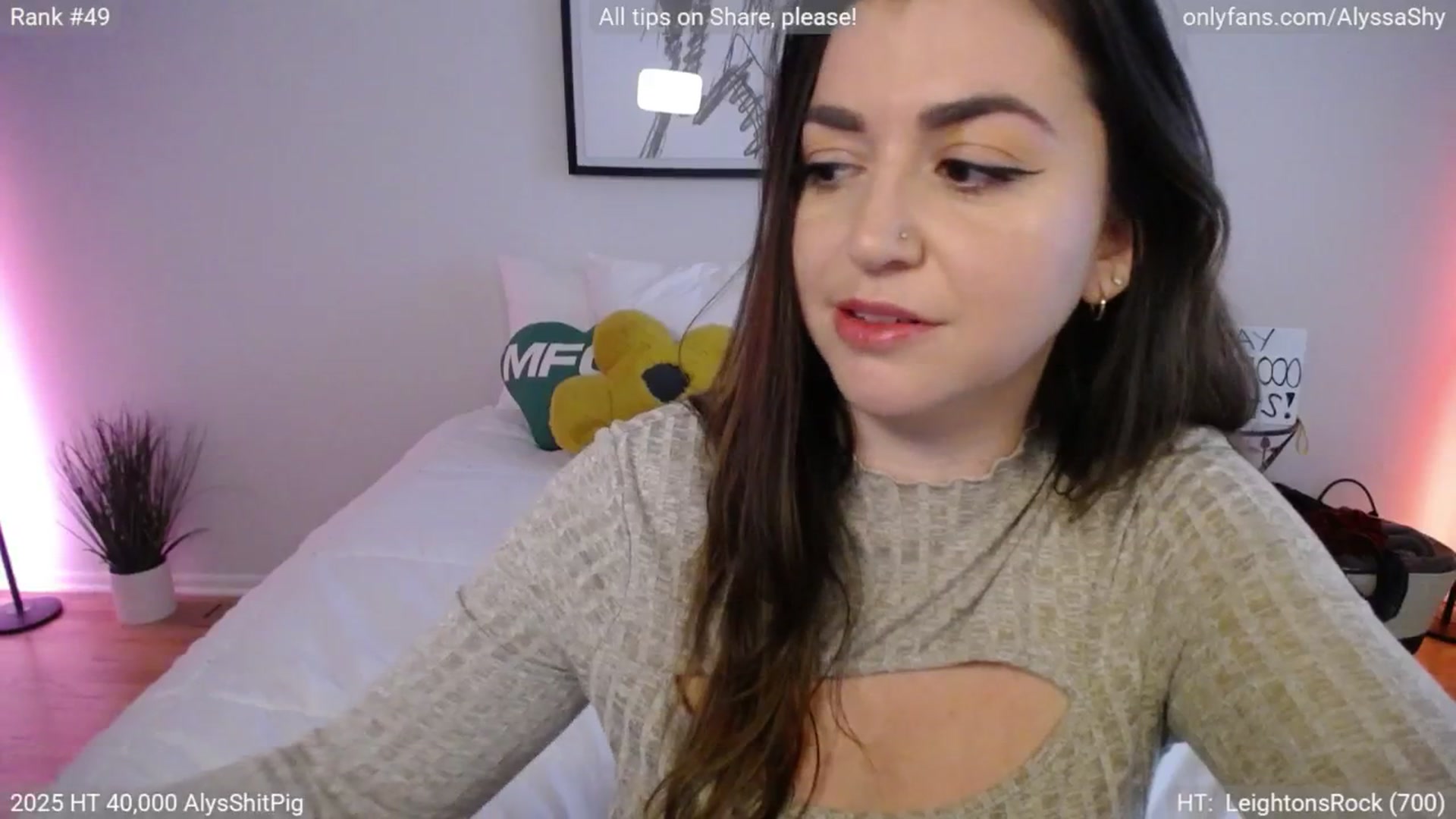 Gallery image thumbnail from AlyssaShy's myfreecams stream on, 05/18/2025, 23:57 image 12 of 20