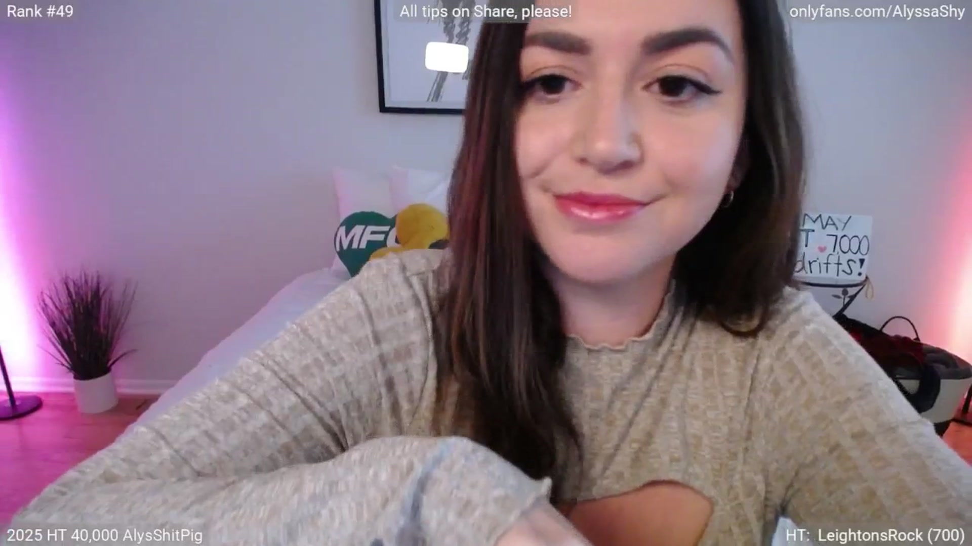 Gallery image thumbnail from AlyssaShy's myfreecams stream on, 05/18/2025, 23:57 image 10 of 20