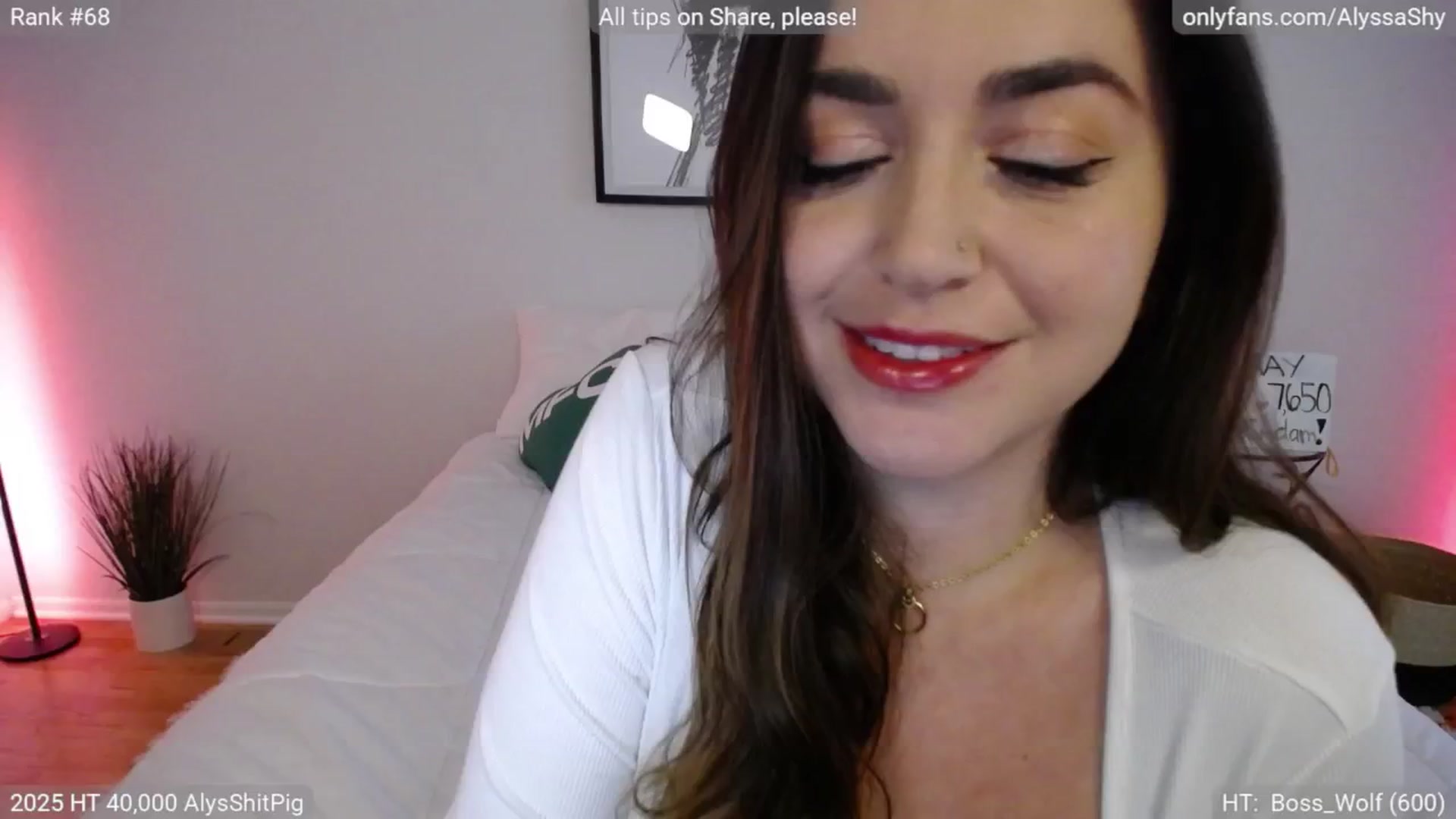 Gallery image thumbnail from AlyssaShy's myfreecams stream on, 05/28/2025, 23:02 image 16 of 20